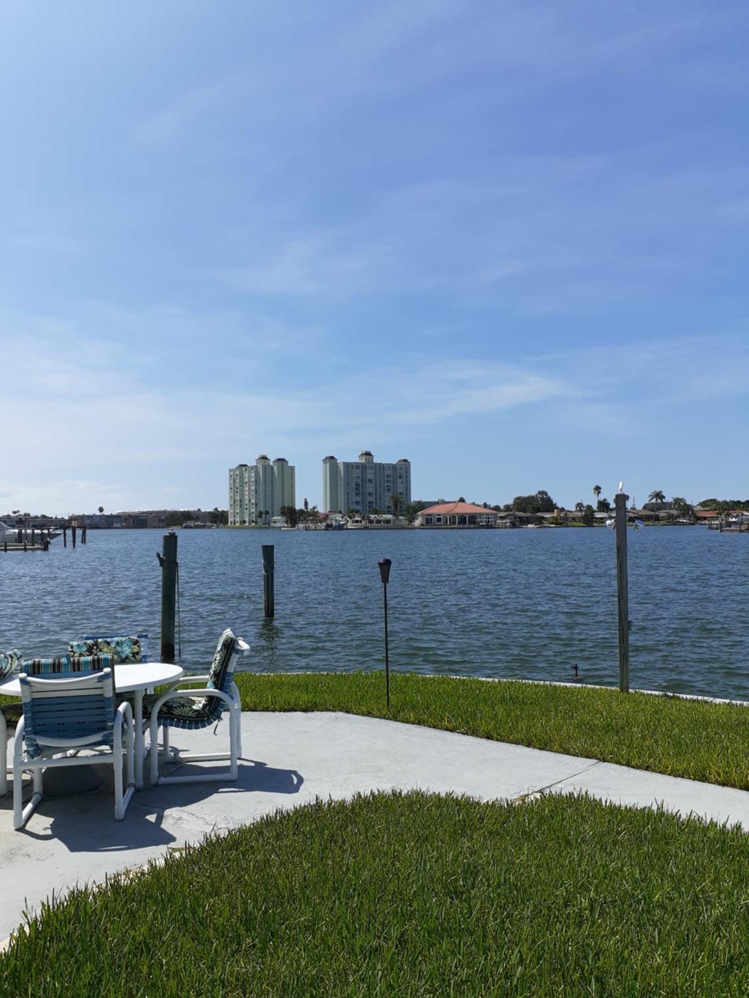 Beautiful St Pete Beach, Fl 2nd Floor 2br Unit *