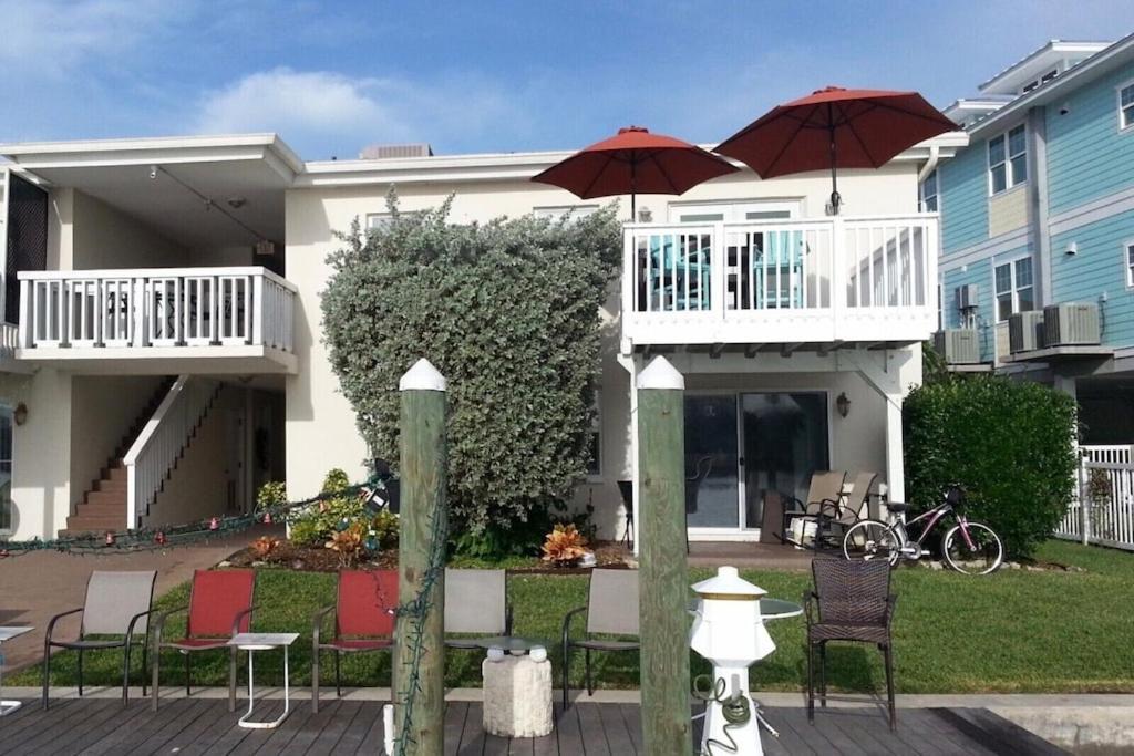 Apartment What A View Overlooking Boga Ciaga Bay Intercostal Waterway On Treasure Island St. Pete Beach