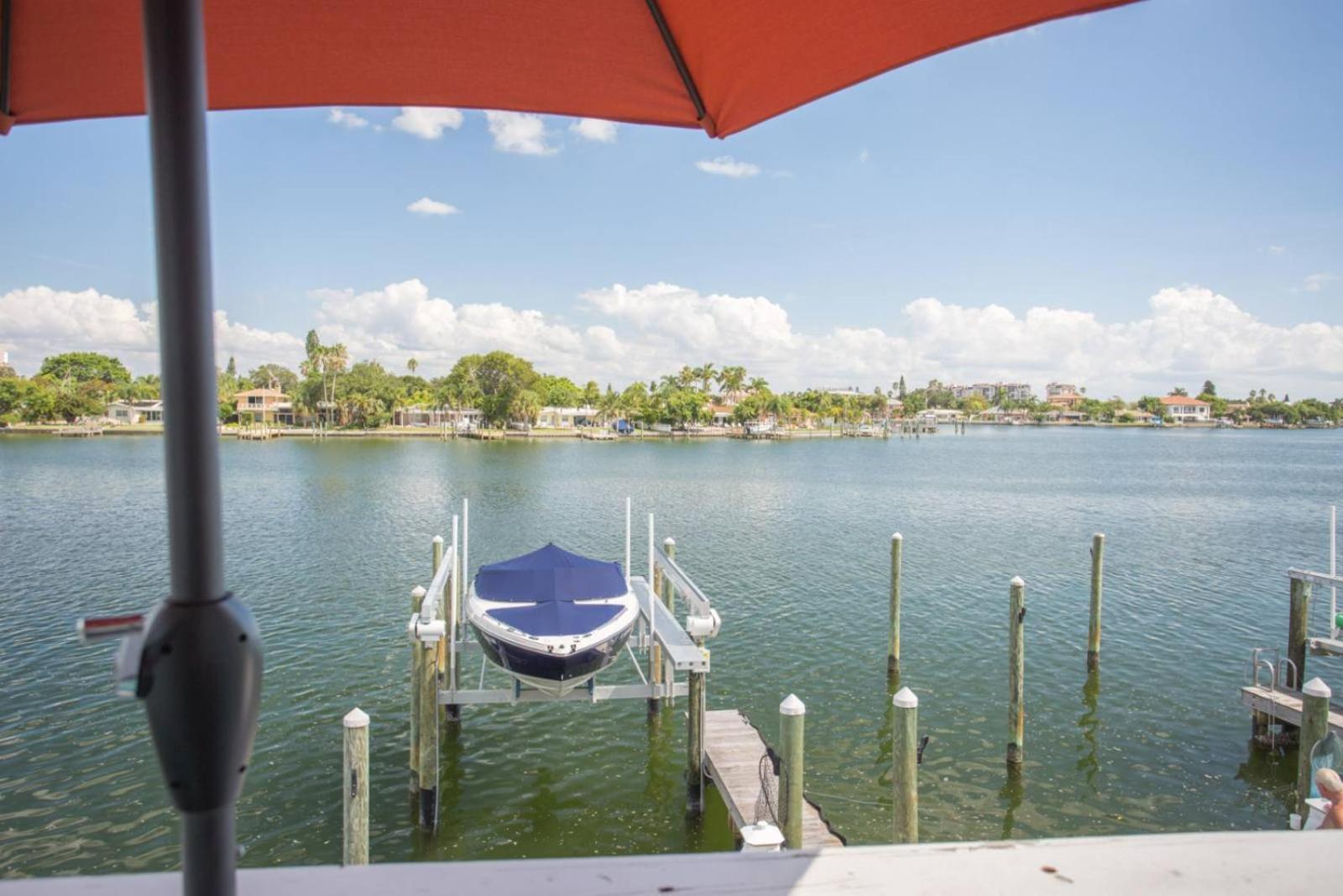 Apartment What A View Overlooking Boga Ciaga Bay Intercostal Waterway On Treasure Island *