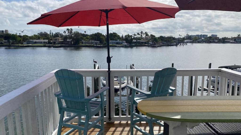 Apartment What A View Overlooking Boga Ciaga Bay Intercostal Waterway On Treasure Island *