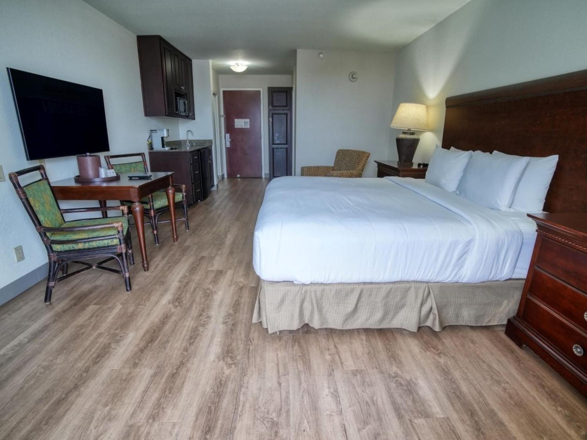 Hotel Treasure Island And Marina 3*