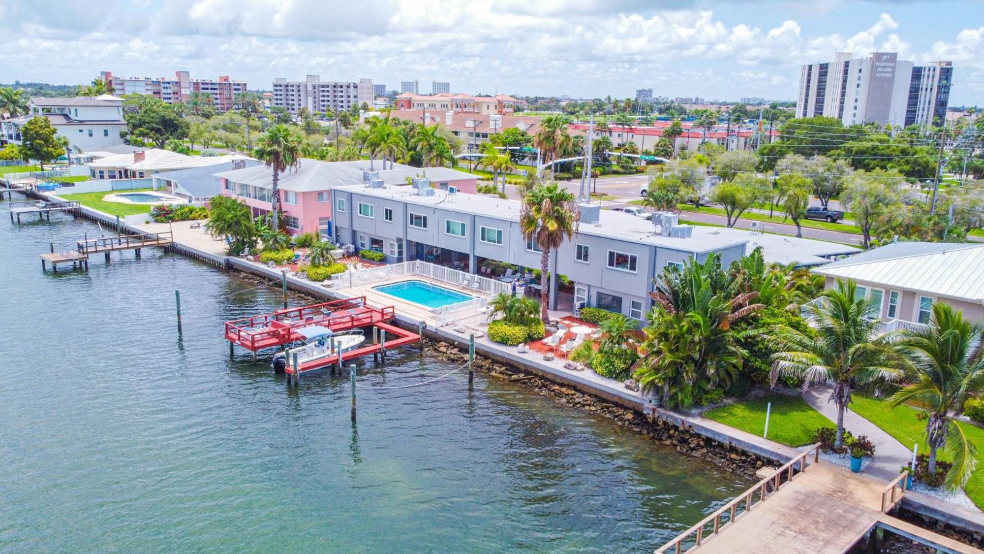 Apartment 107-waterfront-walk To Beach-lovely St. Pete Beach