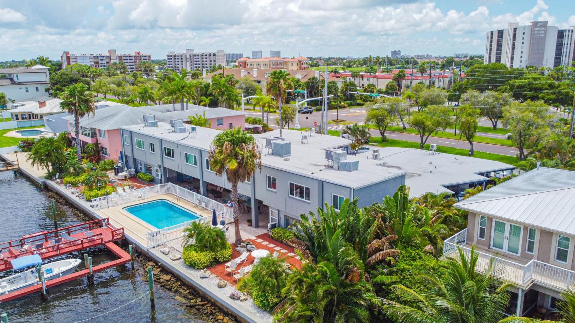 Apartment 107-waterfront-walk To Beach-lovely *