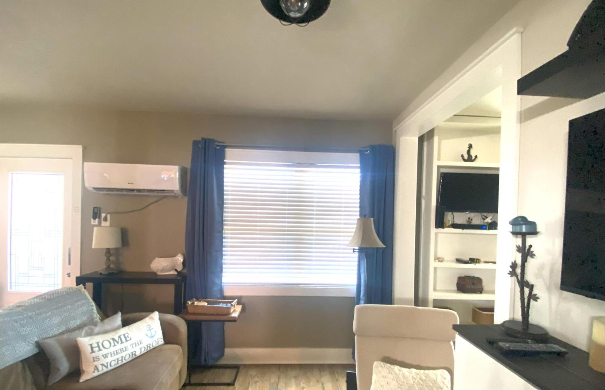 Apartment 107-waterfront-walk To Beach-lovely *