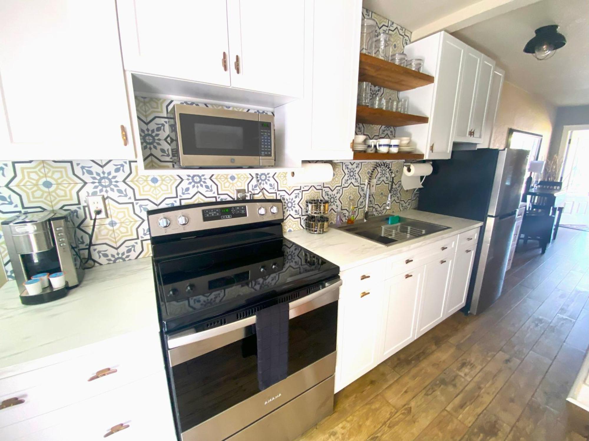 Apartment 107-waterfront-walk To Beach-lovely