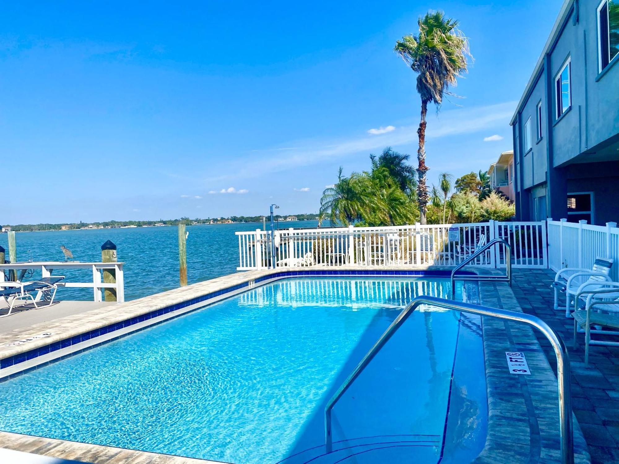 Apartment 107-waterfront-walk To Beach-lovely