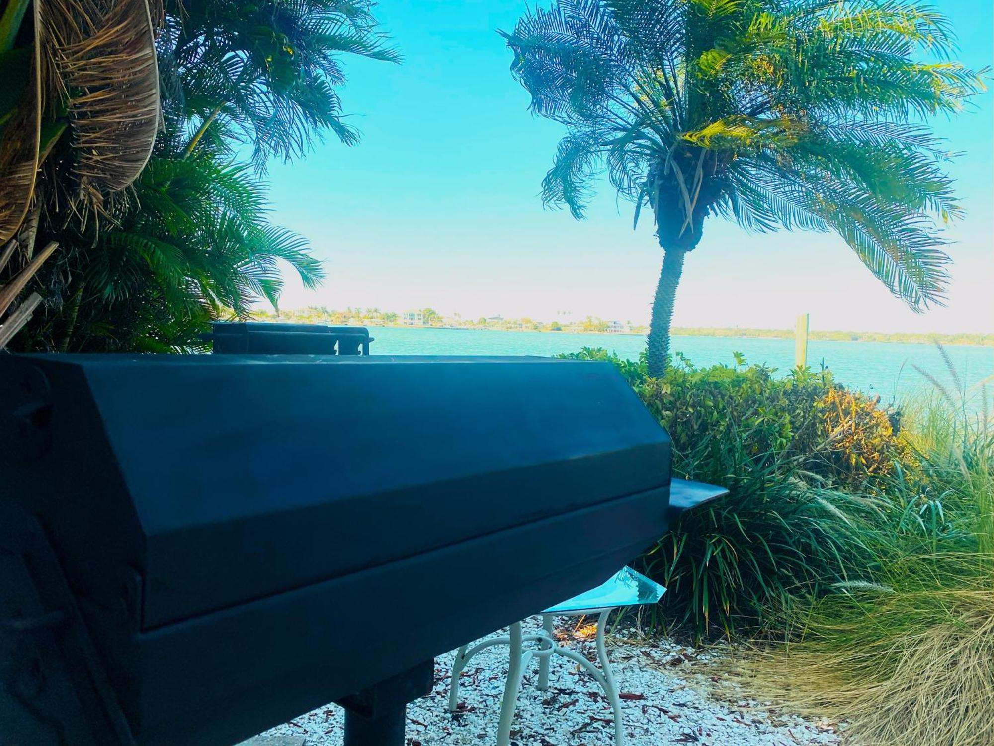 Apartment 107-waterfront-walk To Beach-lovely