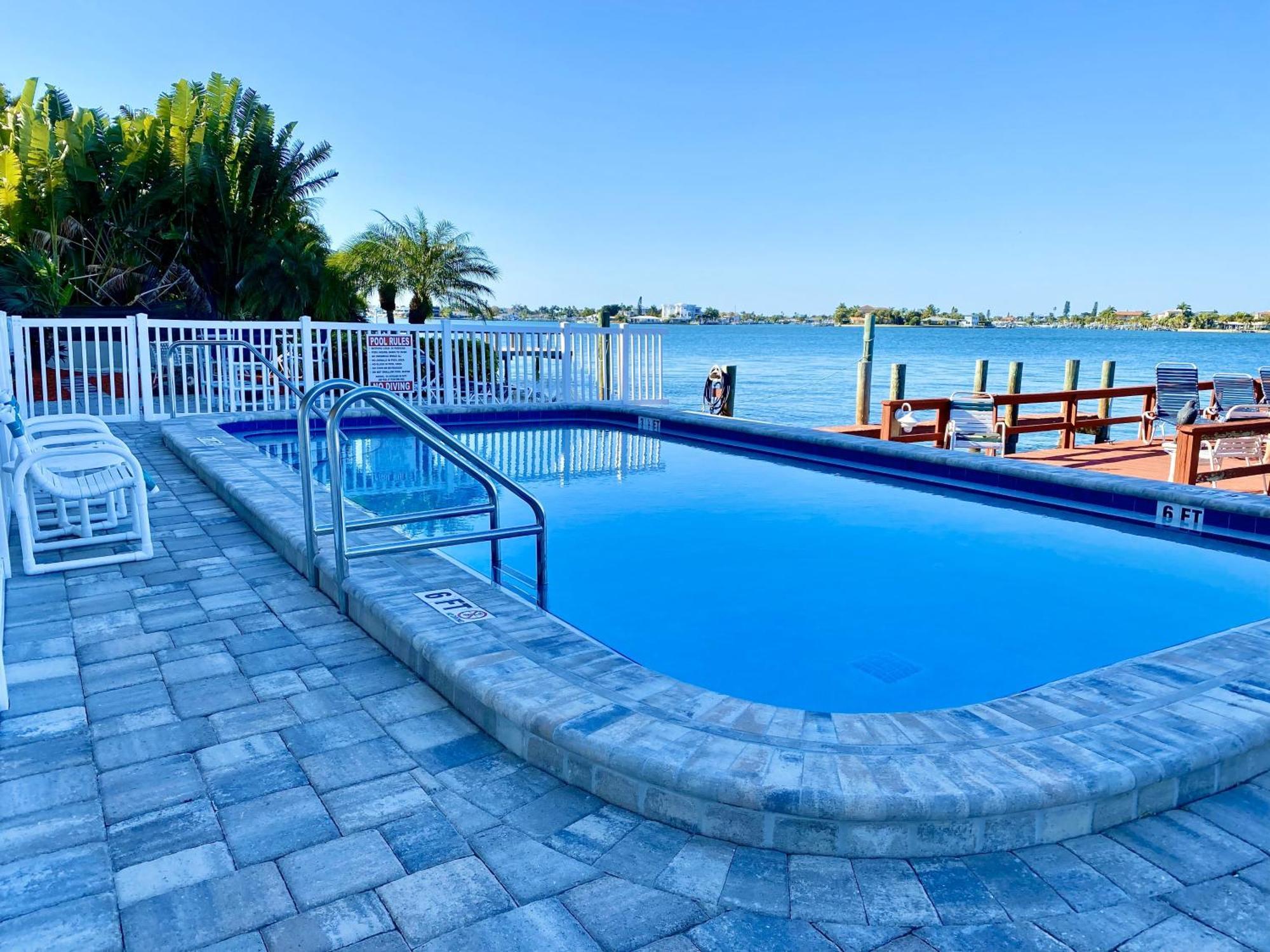107-waterfront-walk To Beach-lovely Apartment