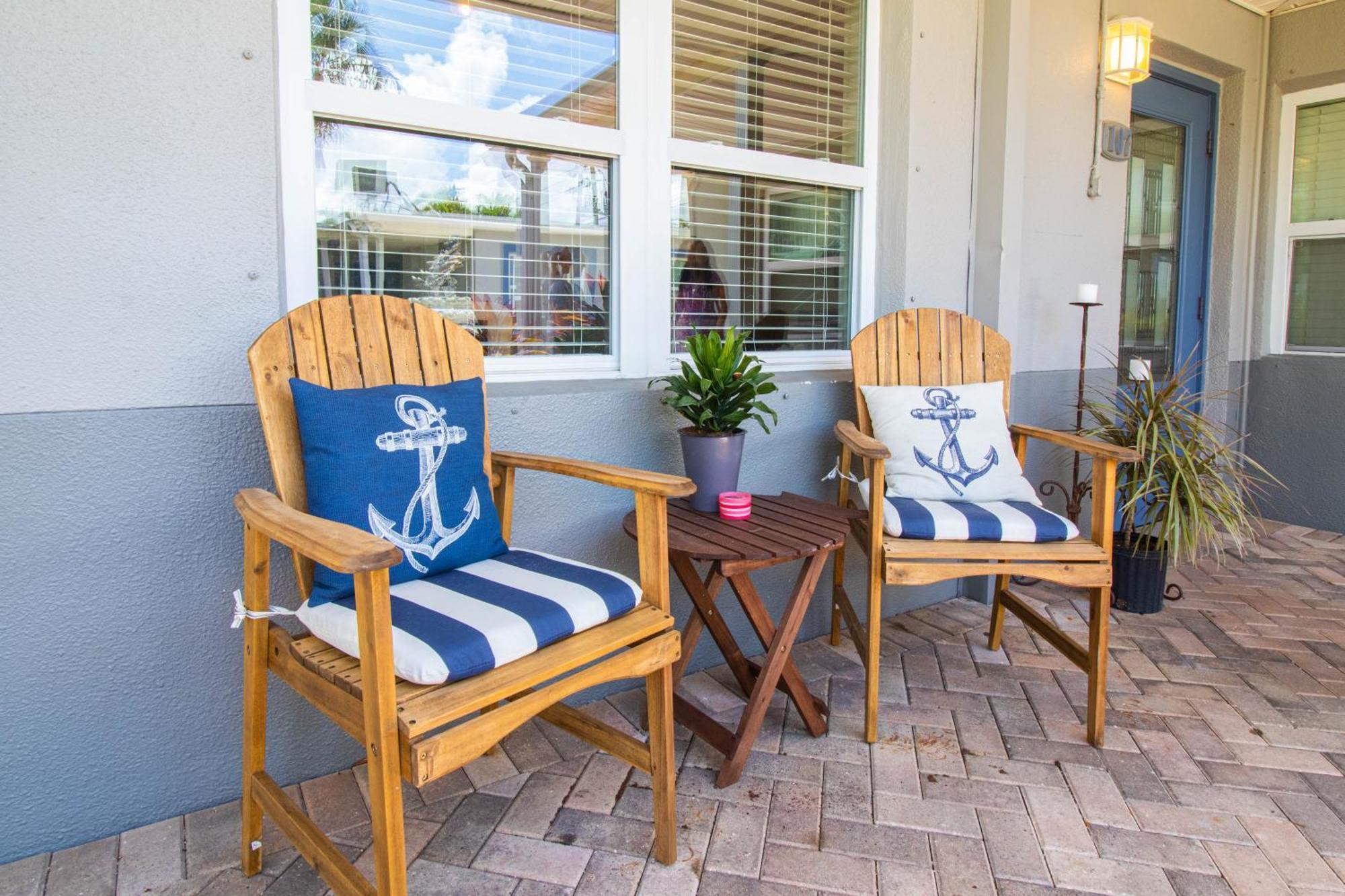 107-waterfront-walk To Beach-lovely Apartment
