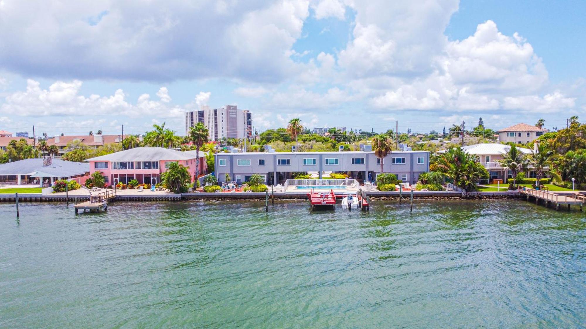 107-waterfront-walk To Beach-lovely Apartment