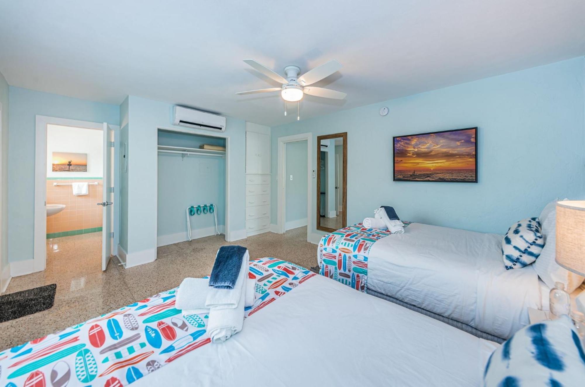 The Roth Hotel, Treasure Island, Florida Aparthotel St. Pete Beach