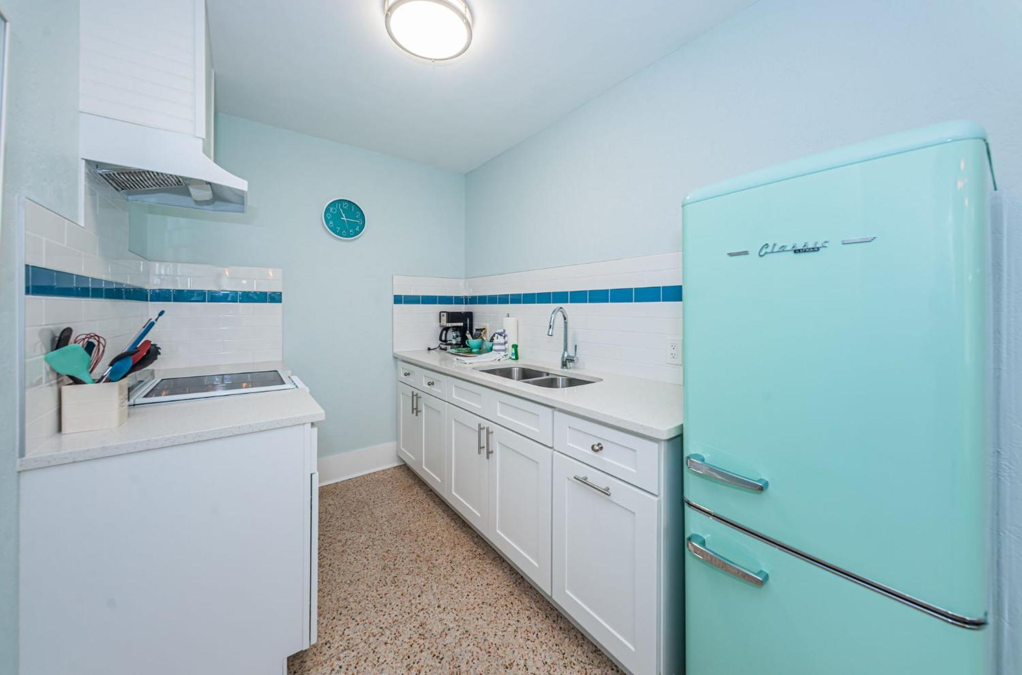 The Roth Hotel, Treasure Island, Florida Aparthotel