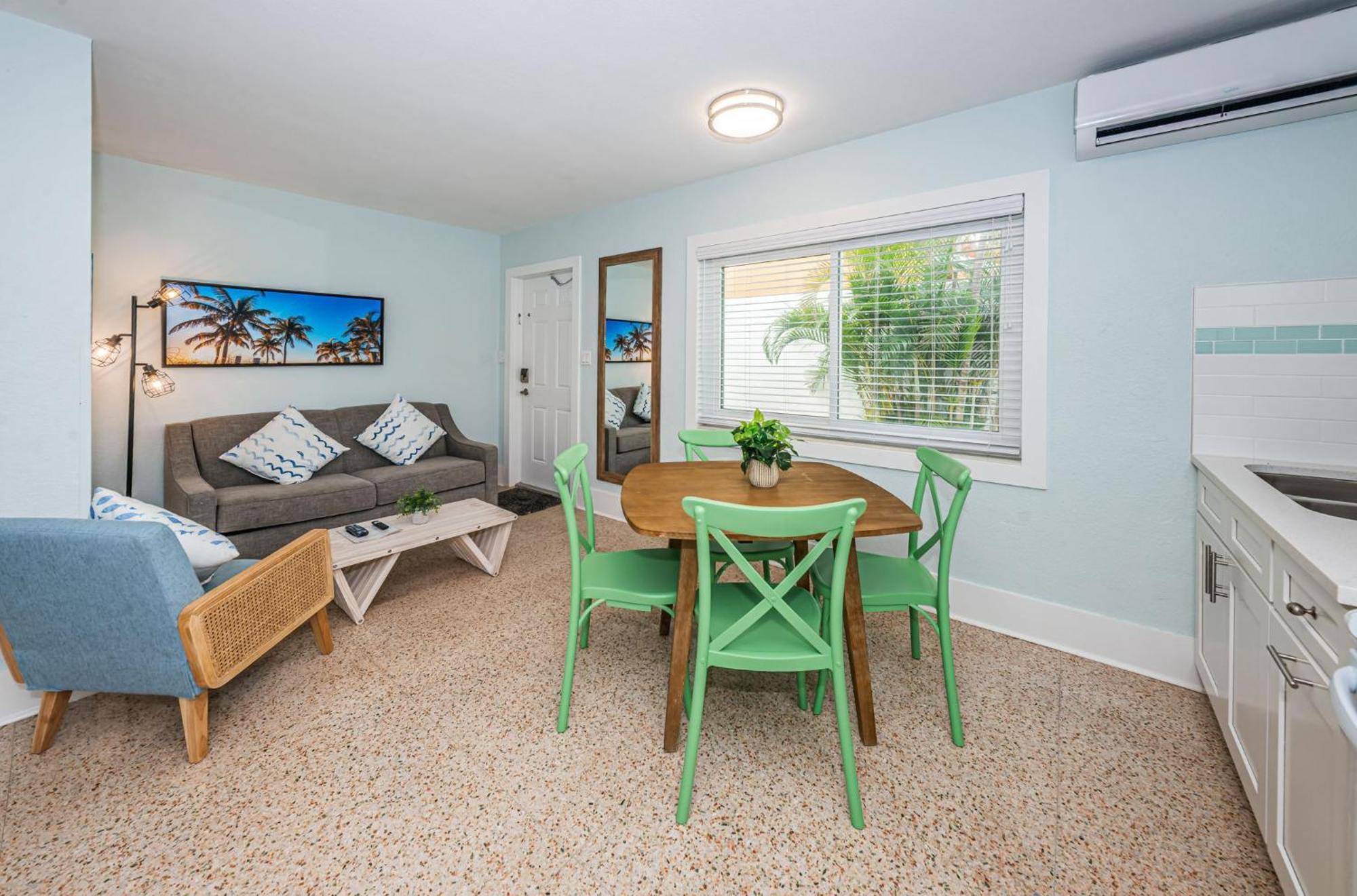 The Roth Hotel, Treasure Island, Florida Aparthotel St. Pete Beach