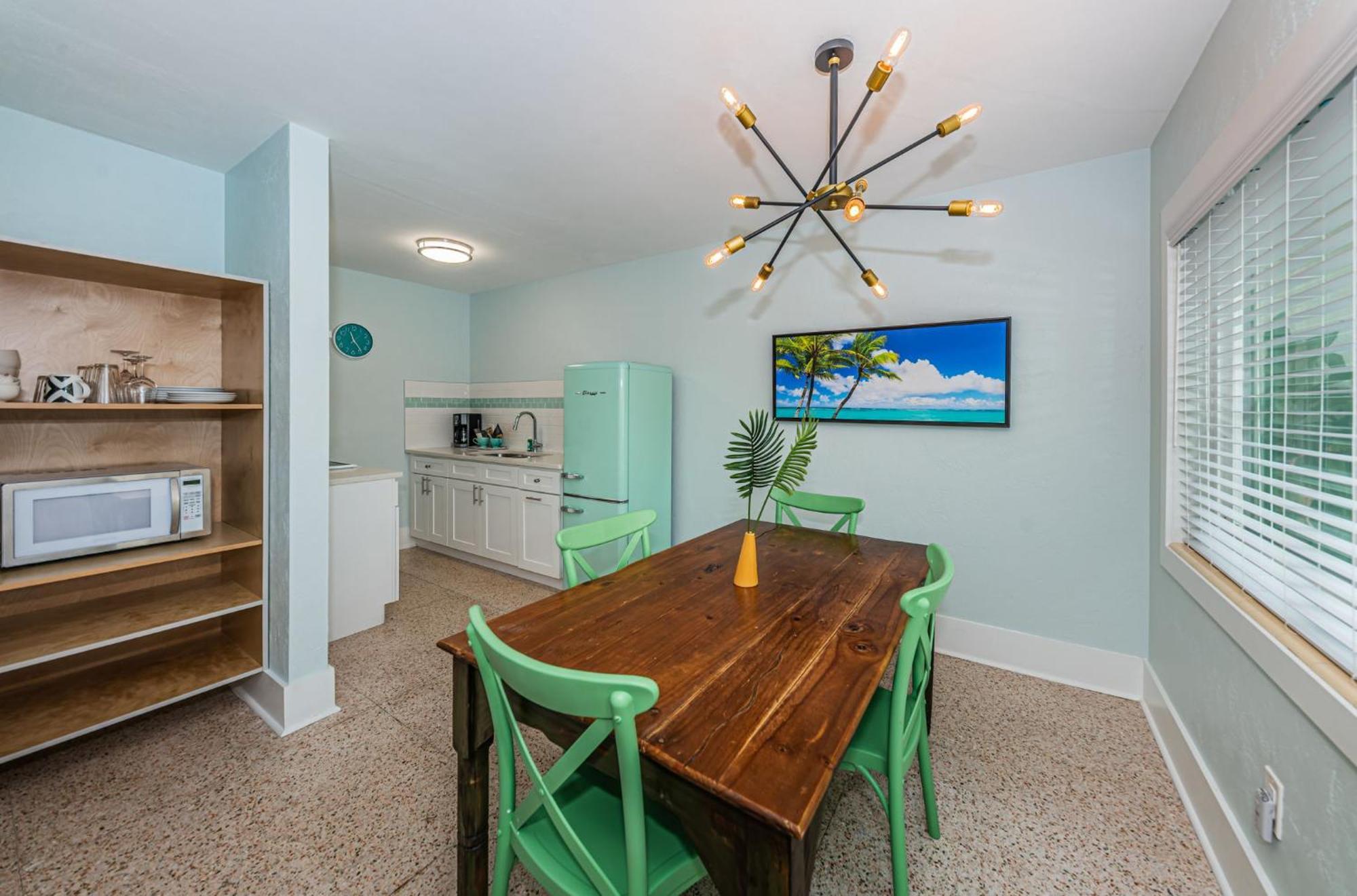 The Roth Hotel, Treasure Island, Florida Aparthotel