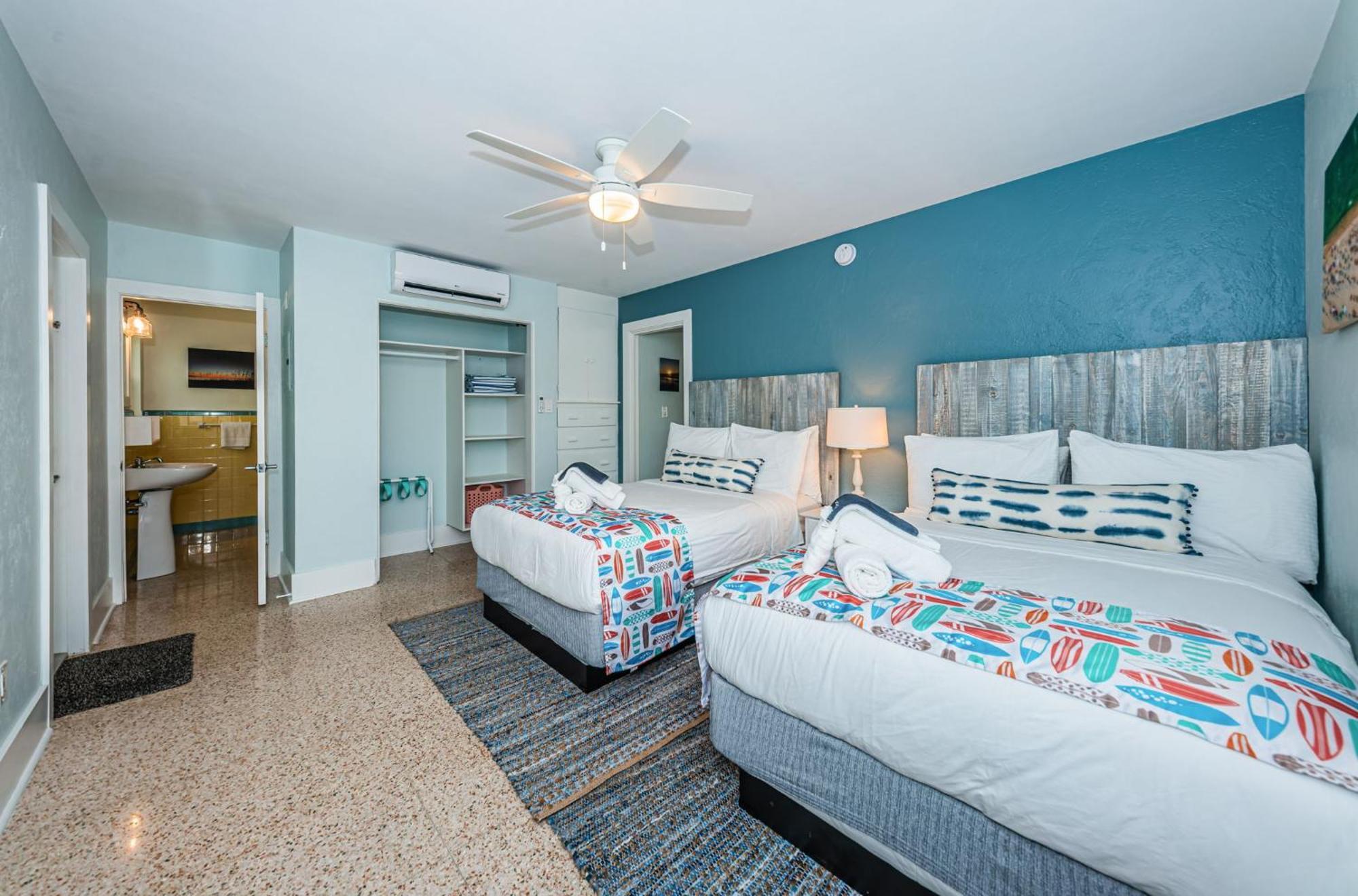 Aparthotel The Roth Hotel, Treasure Island, Florida St. Pete Beach