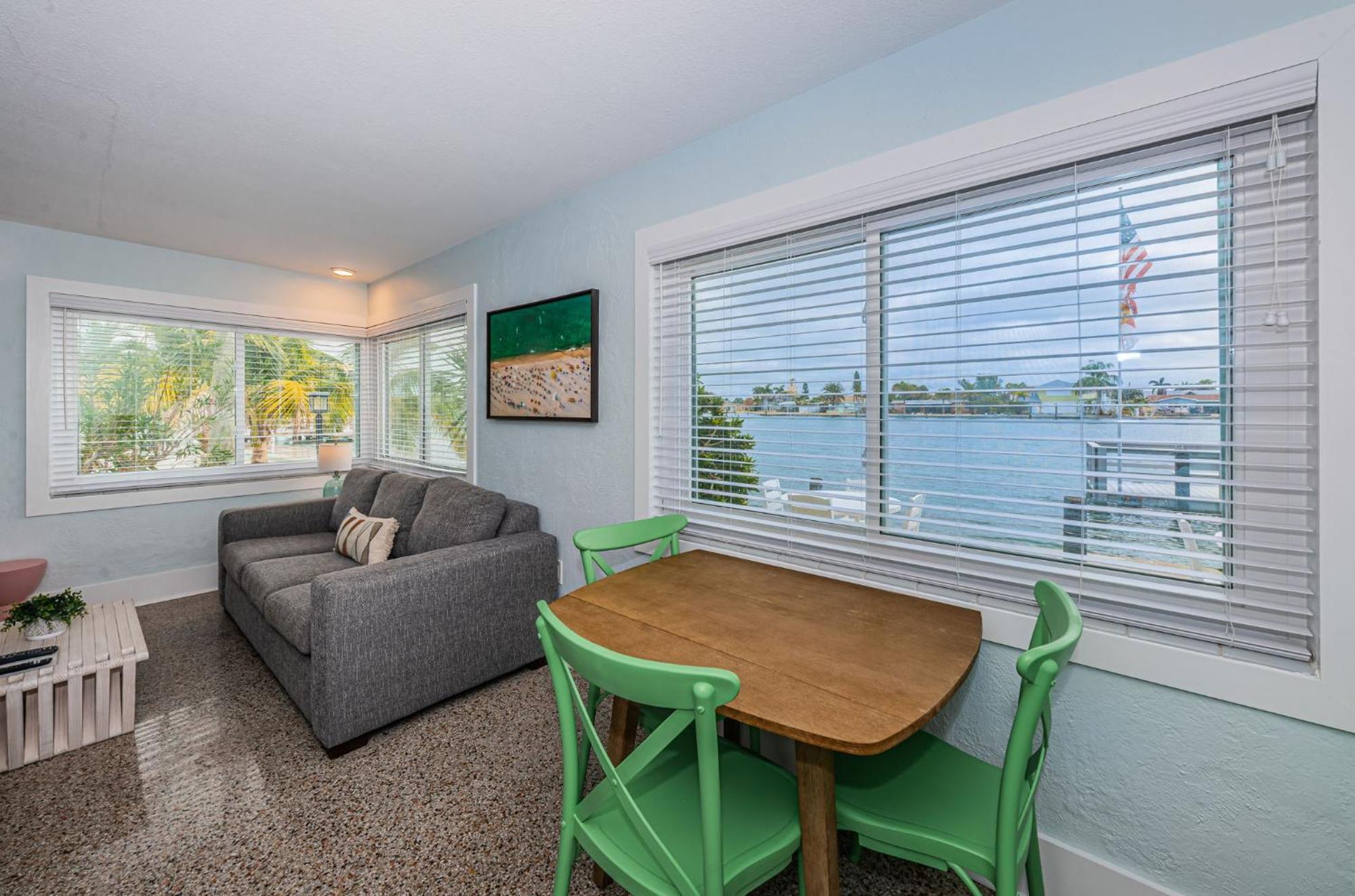 The Roth Hotel, Treasure Island, Florida Aparthotel