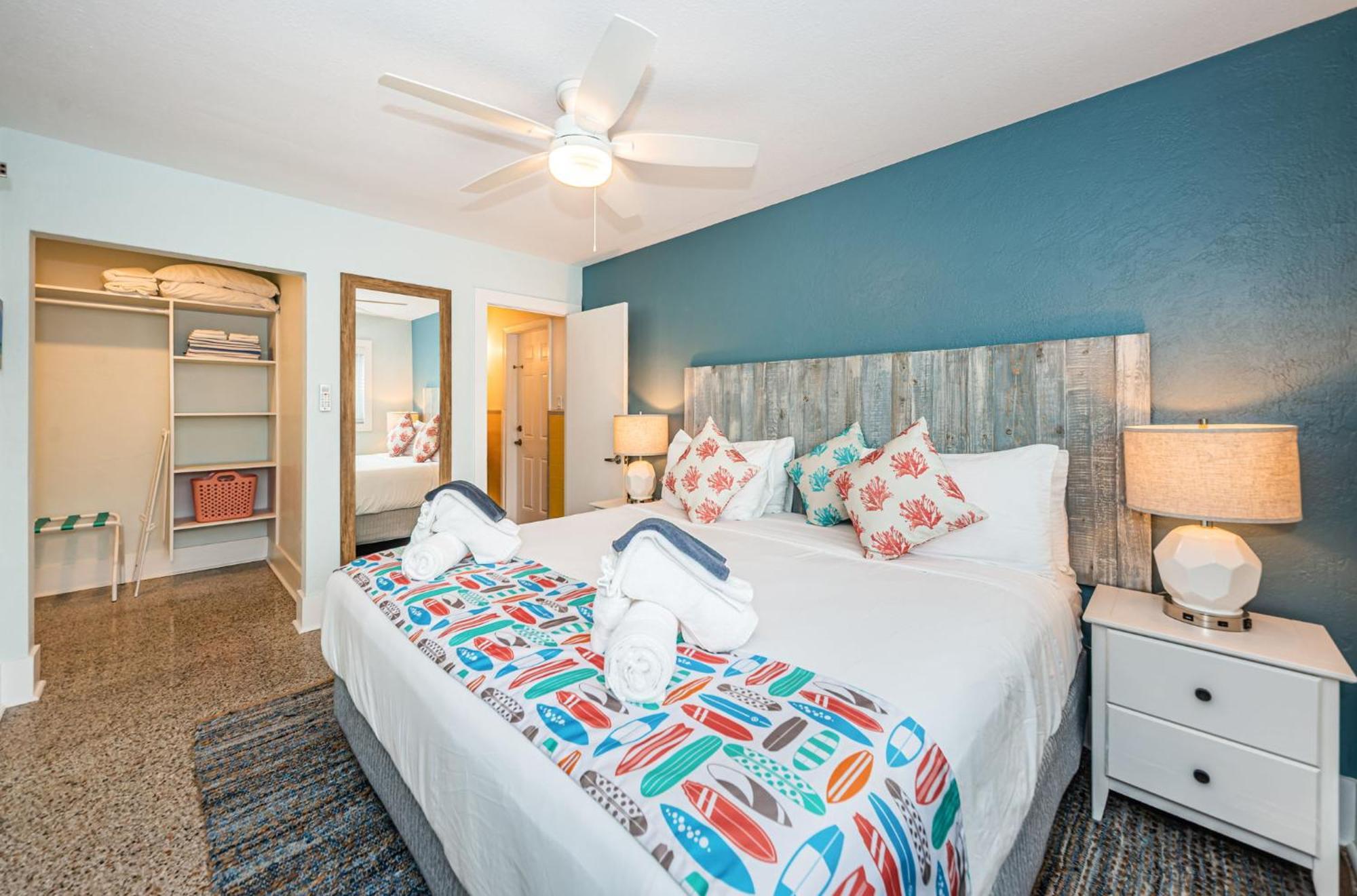 The Roth Hotel, Treasure Island, Florida Aparthotel