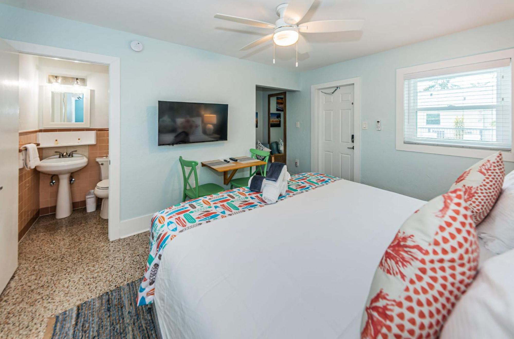 Aparthotel The Roth Hotel, Treasure Island, Florida St. Pete Beach