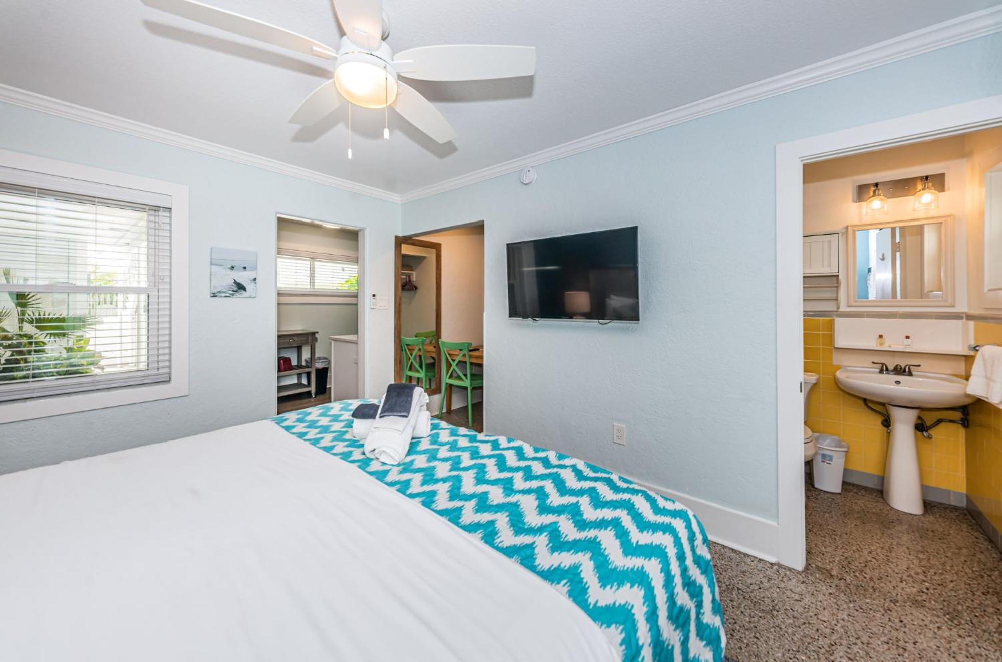 The Roth Hotel, Treasure Island, Florida Aparthotel *