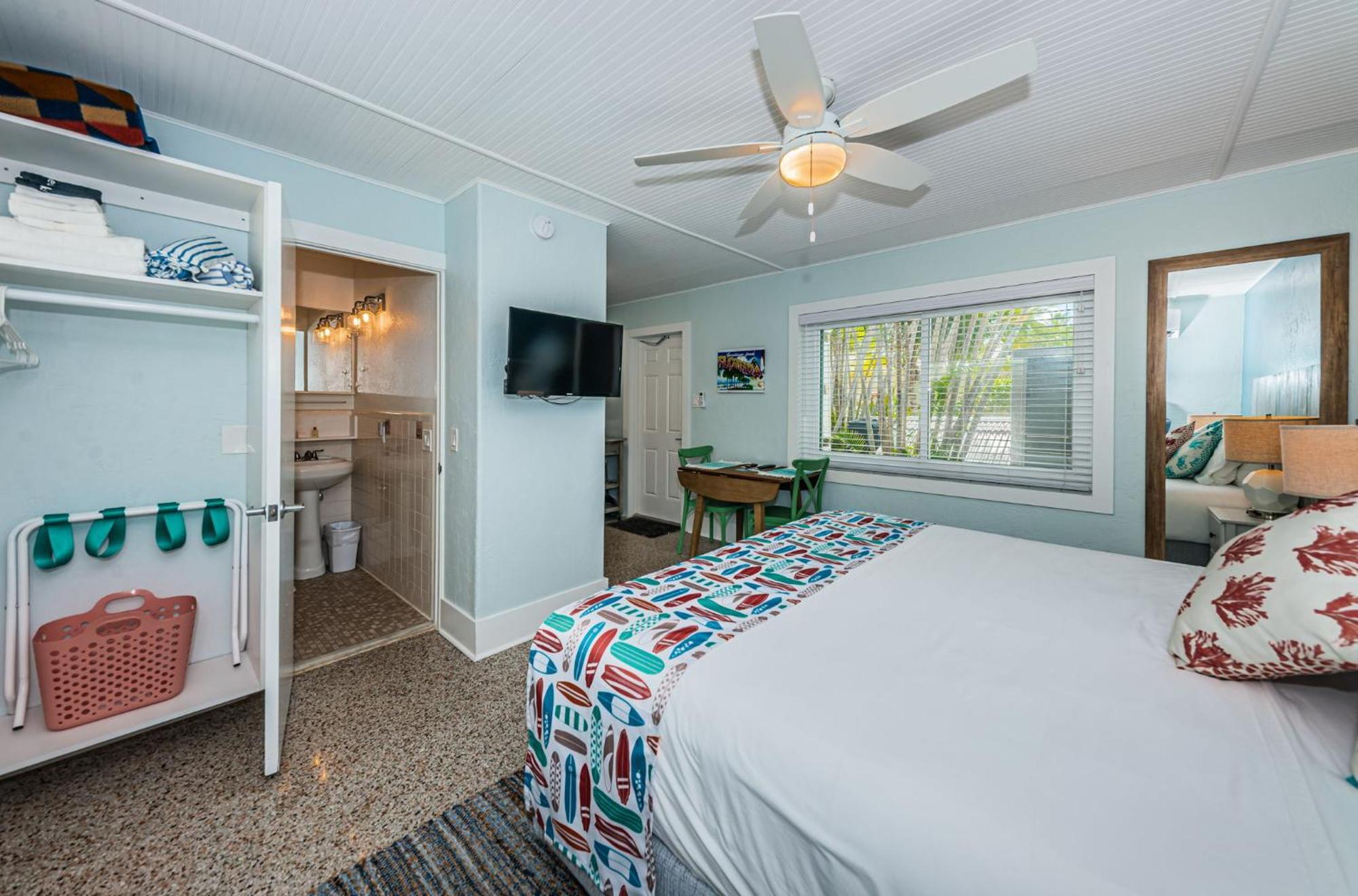 The Roth Hotel, Treasure Island, Florida Aparthotel