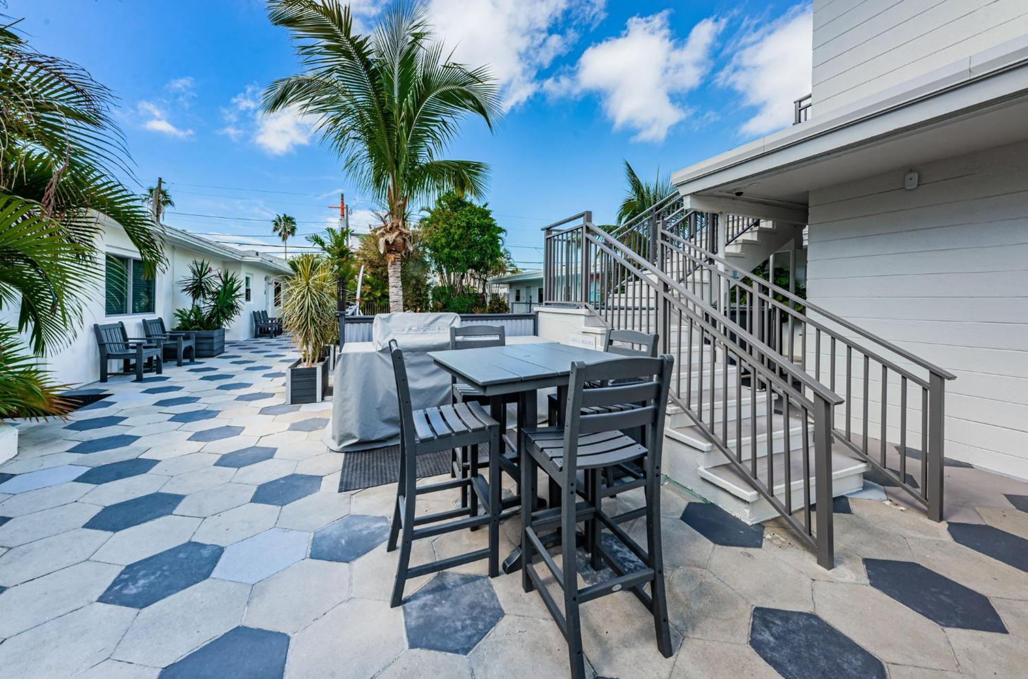 The Roth Hotel, Treasure Island, Florida Aparthotel