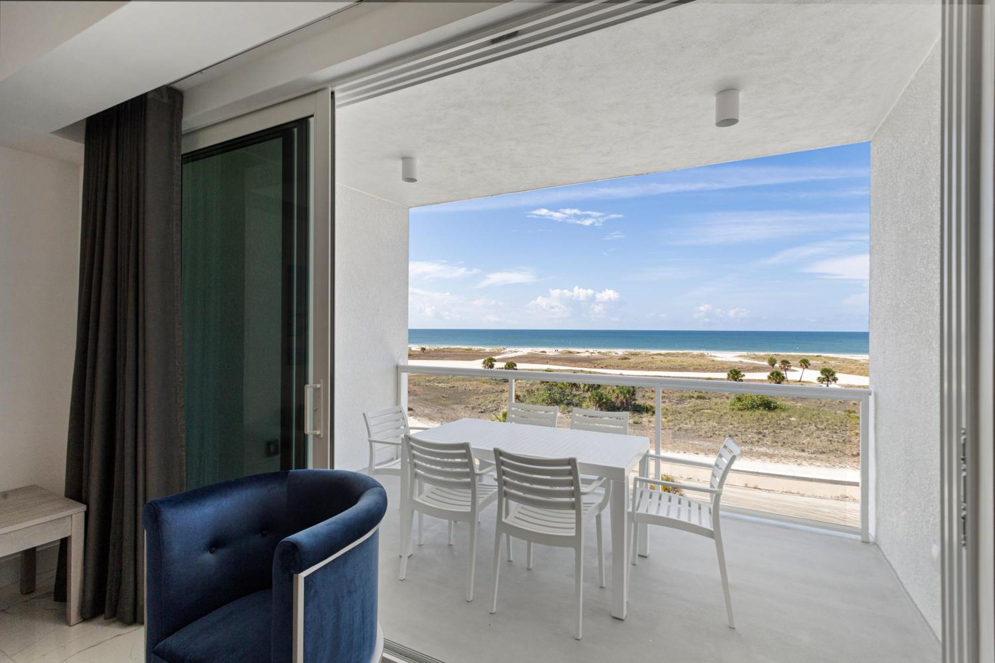 Ocean Club Treasure Island Hotel