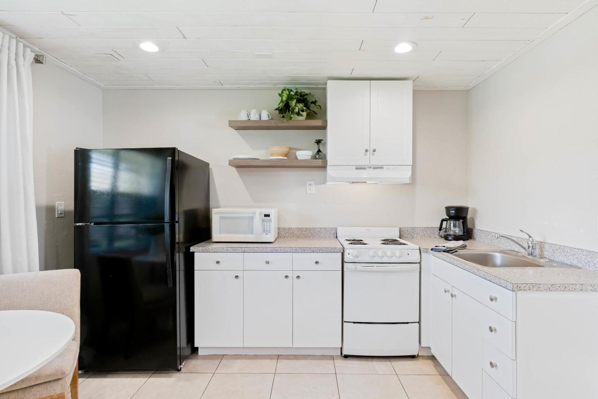 Beachside Retreat W Heated Pool Holiday home *