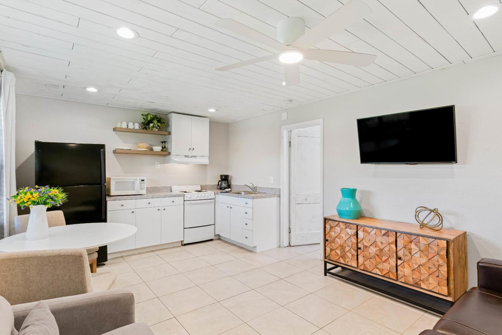 Beachside Retreat W Heated Pool *