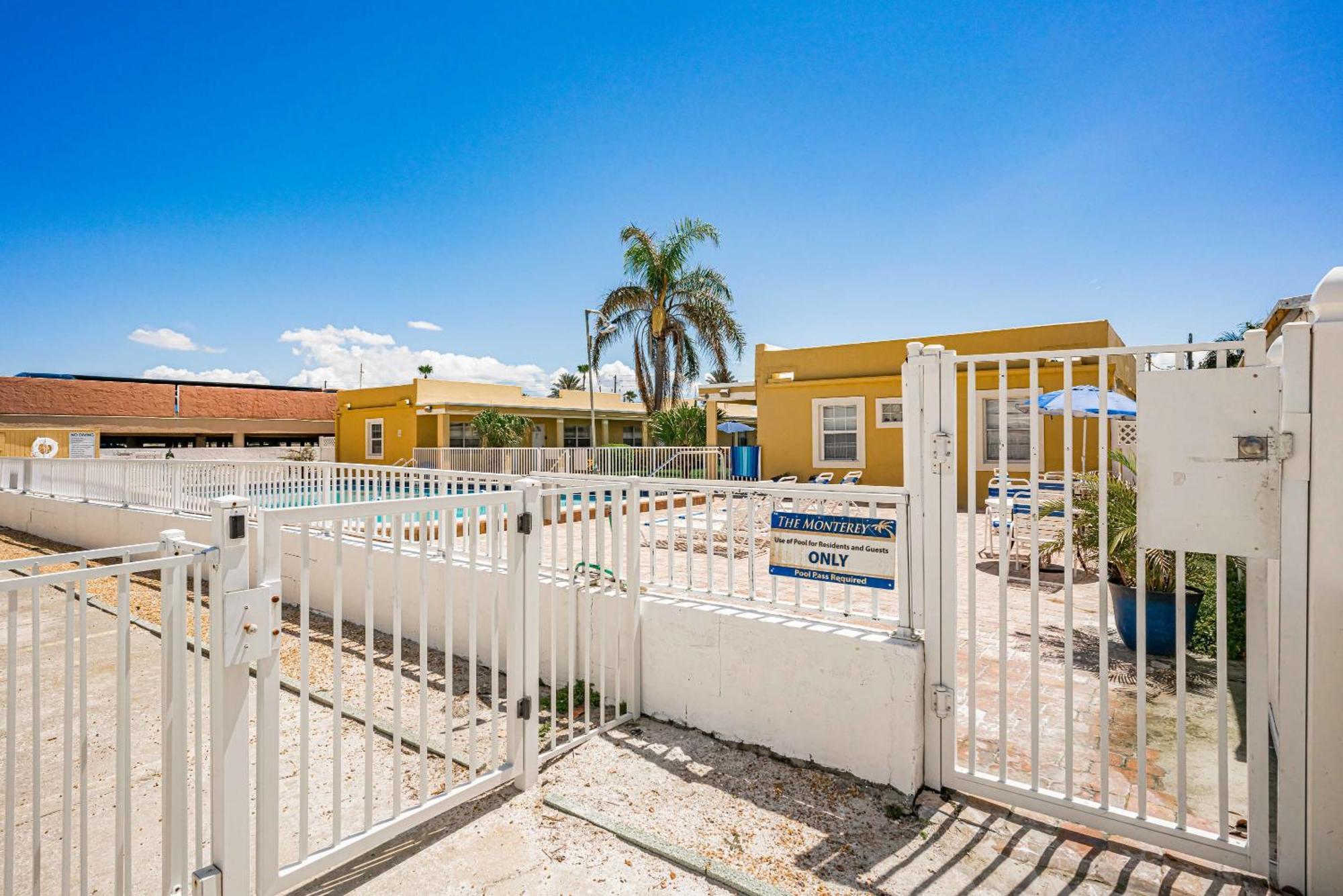 Beachside Retreat W Heated Pool Holiday home