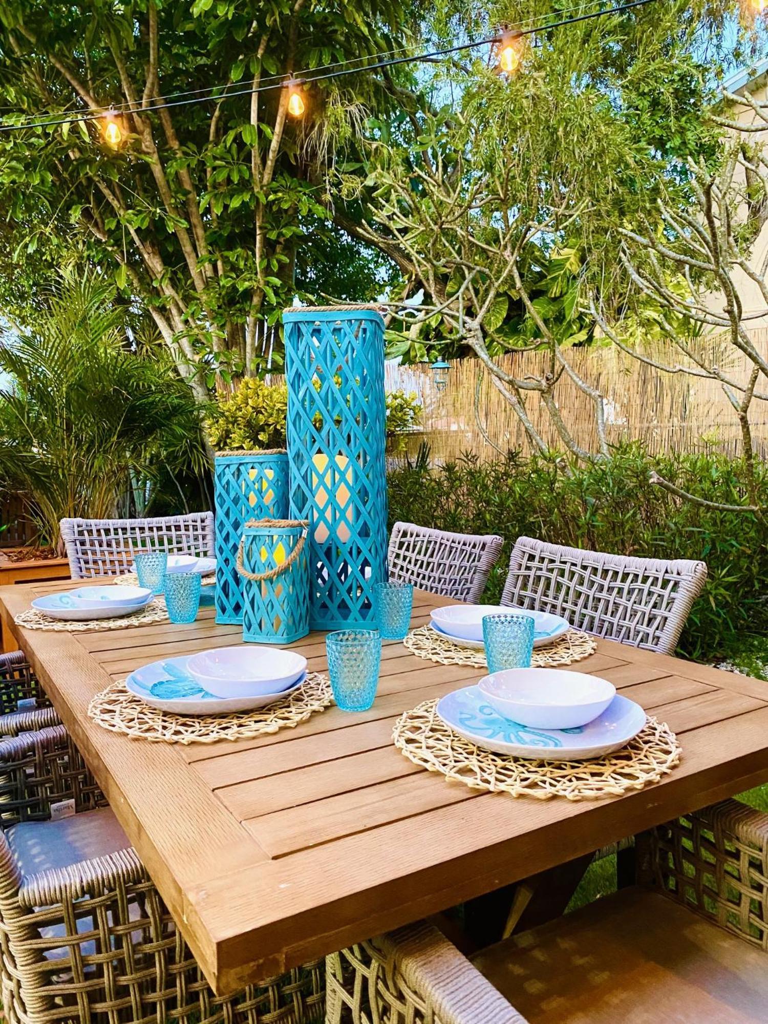 Luxury With Hot Tub & Outdoor Oasis Blocks From The Holiday home *