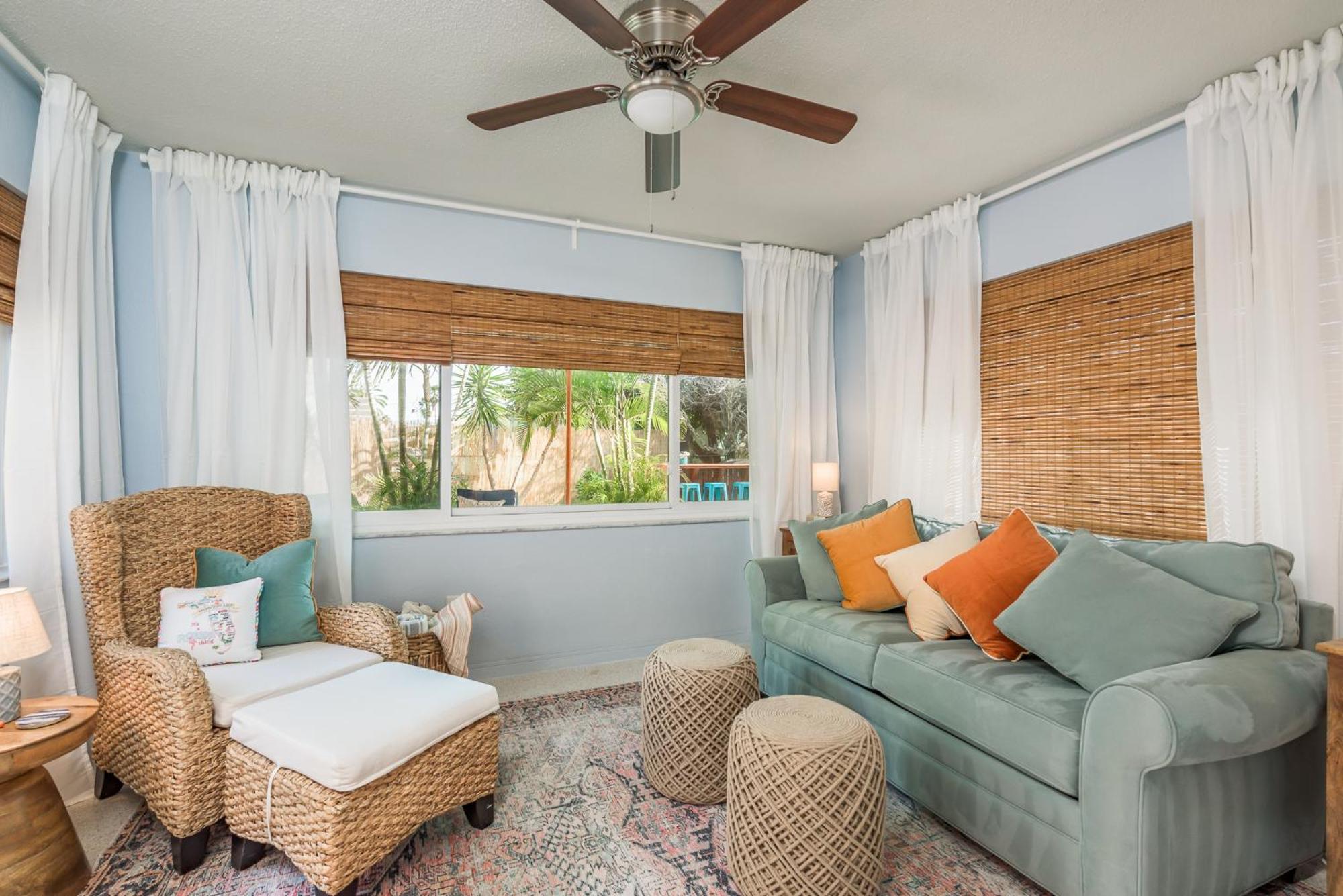 Luxury With Hot Tub & Outdoor Oasis Blocks From The * St. Pete Beach