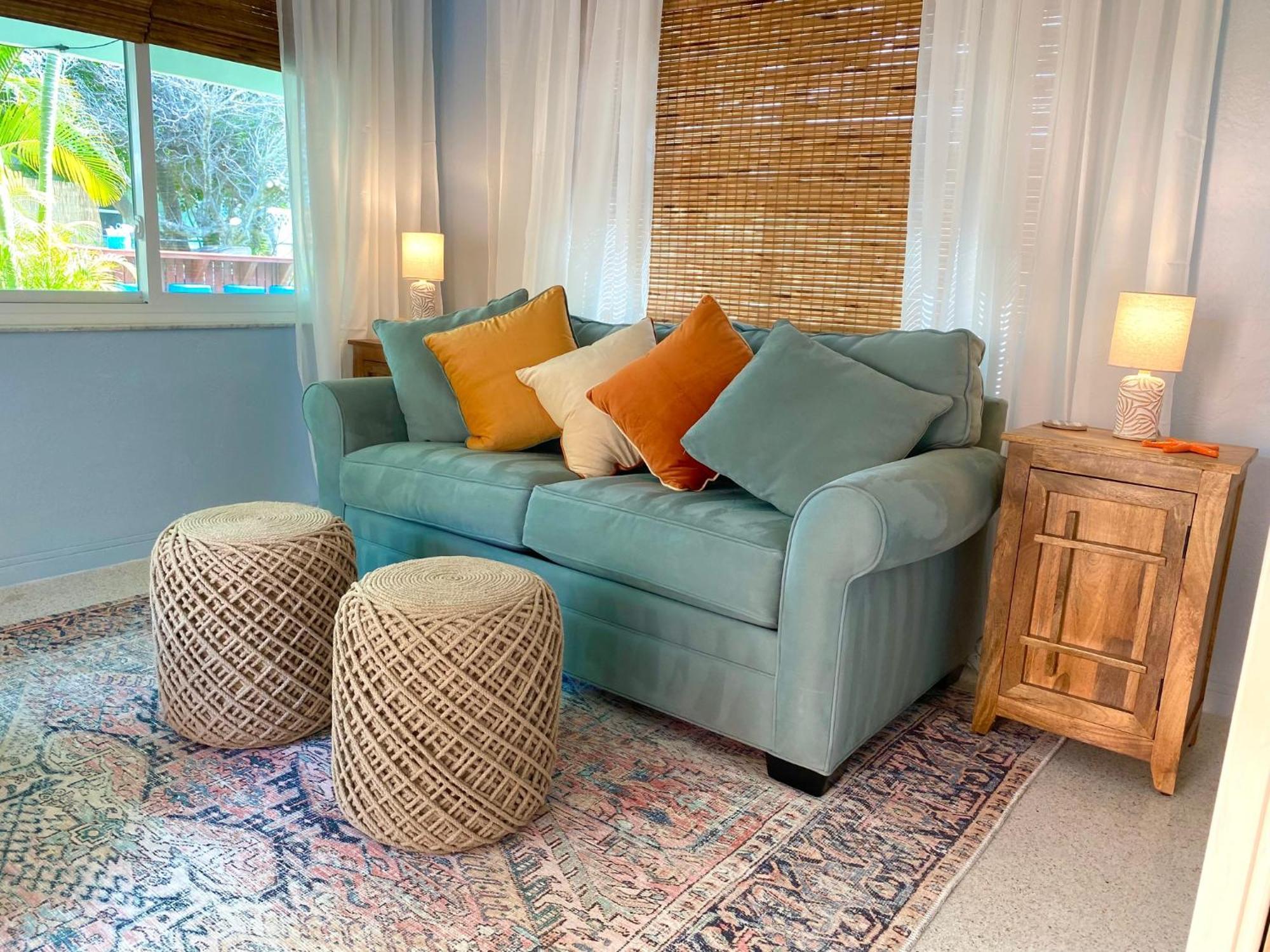 Luxury With Hot Tub & Outdoor Oasis Blocks From The St. Pete Beach