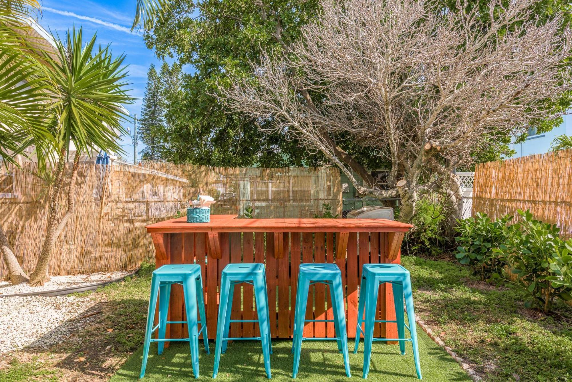 Holiday home Luxury With Hot Tub & Outdoor Oasis Blocks From The St. Pete Beach