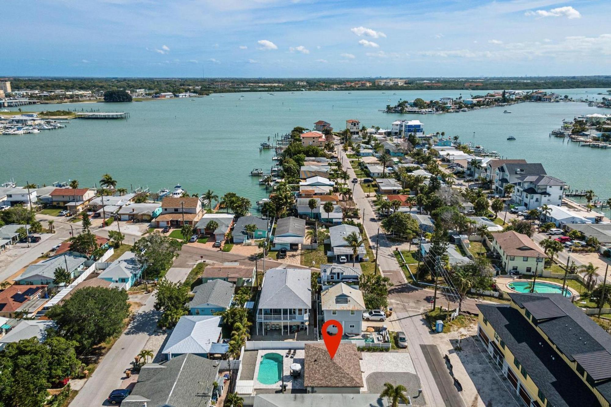 Madeira House With Private Heated Pool - Newly Renovated! Holiday home St. Pete Beach