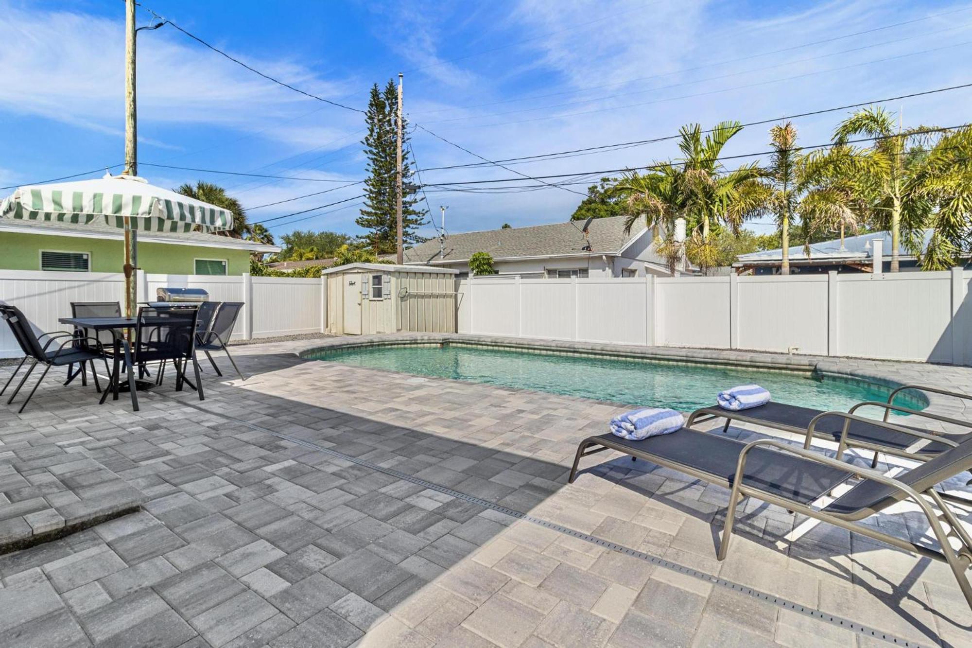 Madeira House With Private Heated Pool - Newly Renovated! * St. Pete Beach