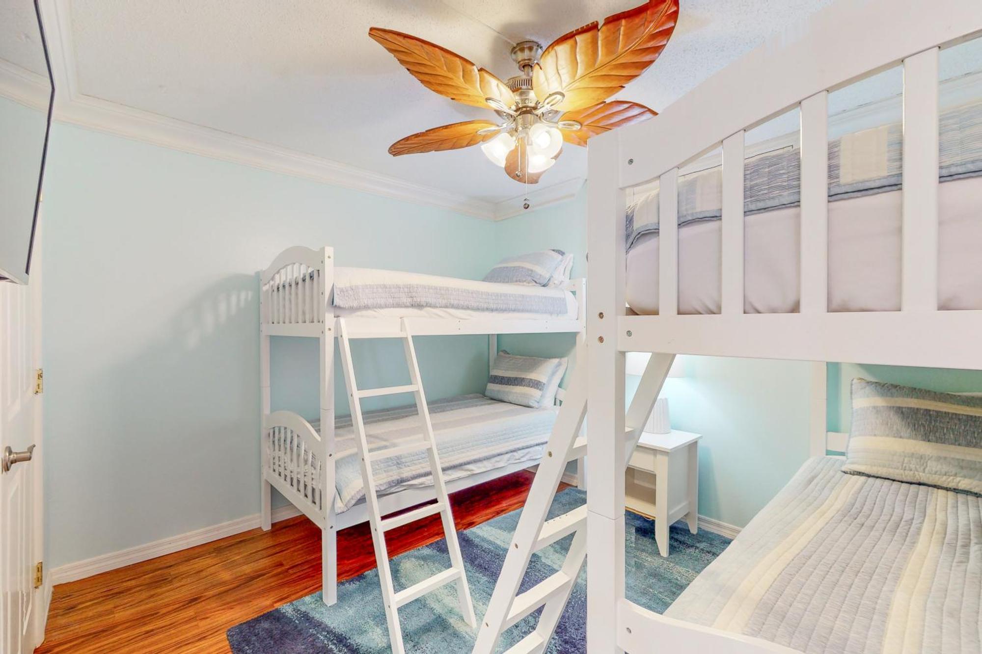 Sunset Shores Apartment *
