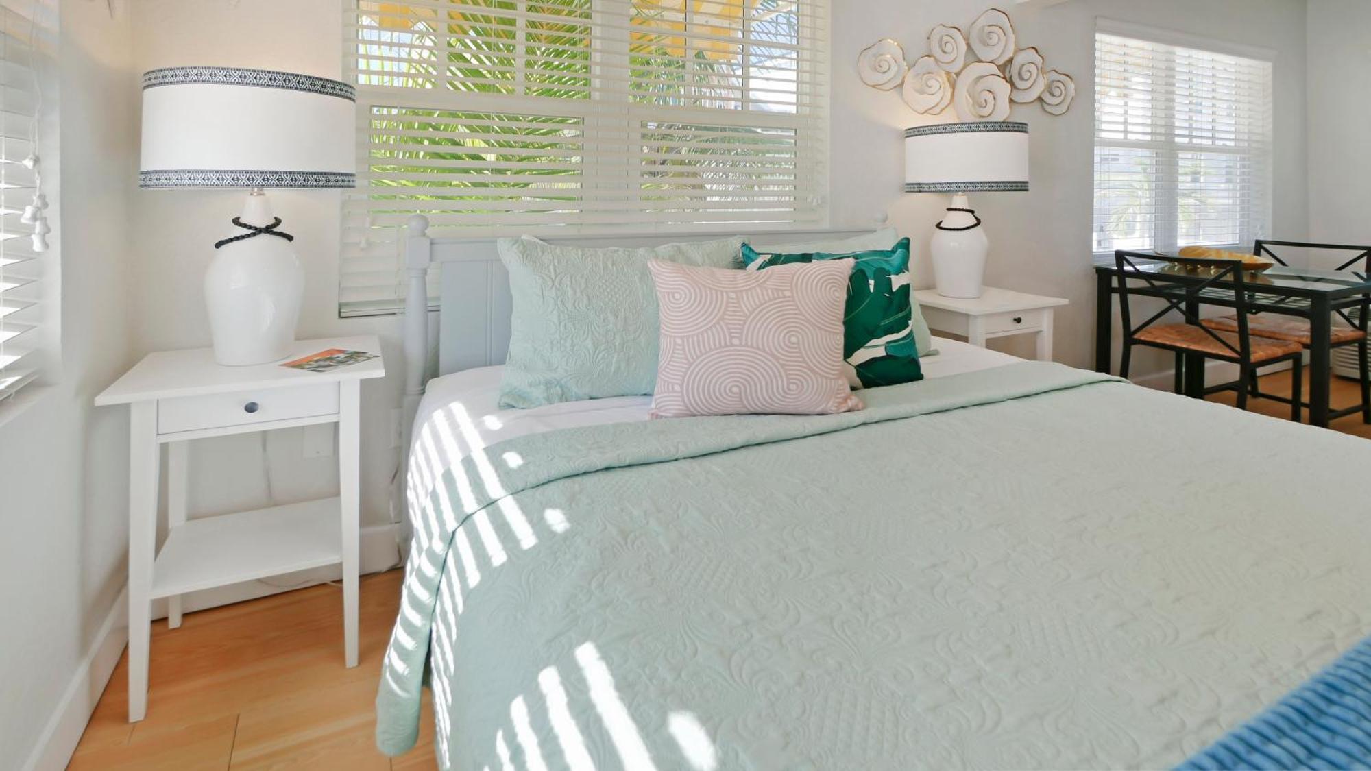 Coconut Pass-a-grille Hotel 3*