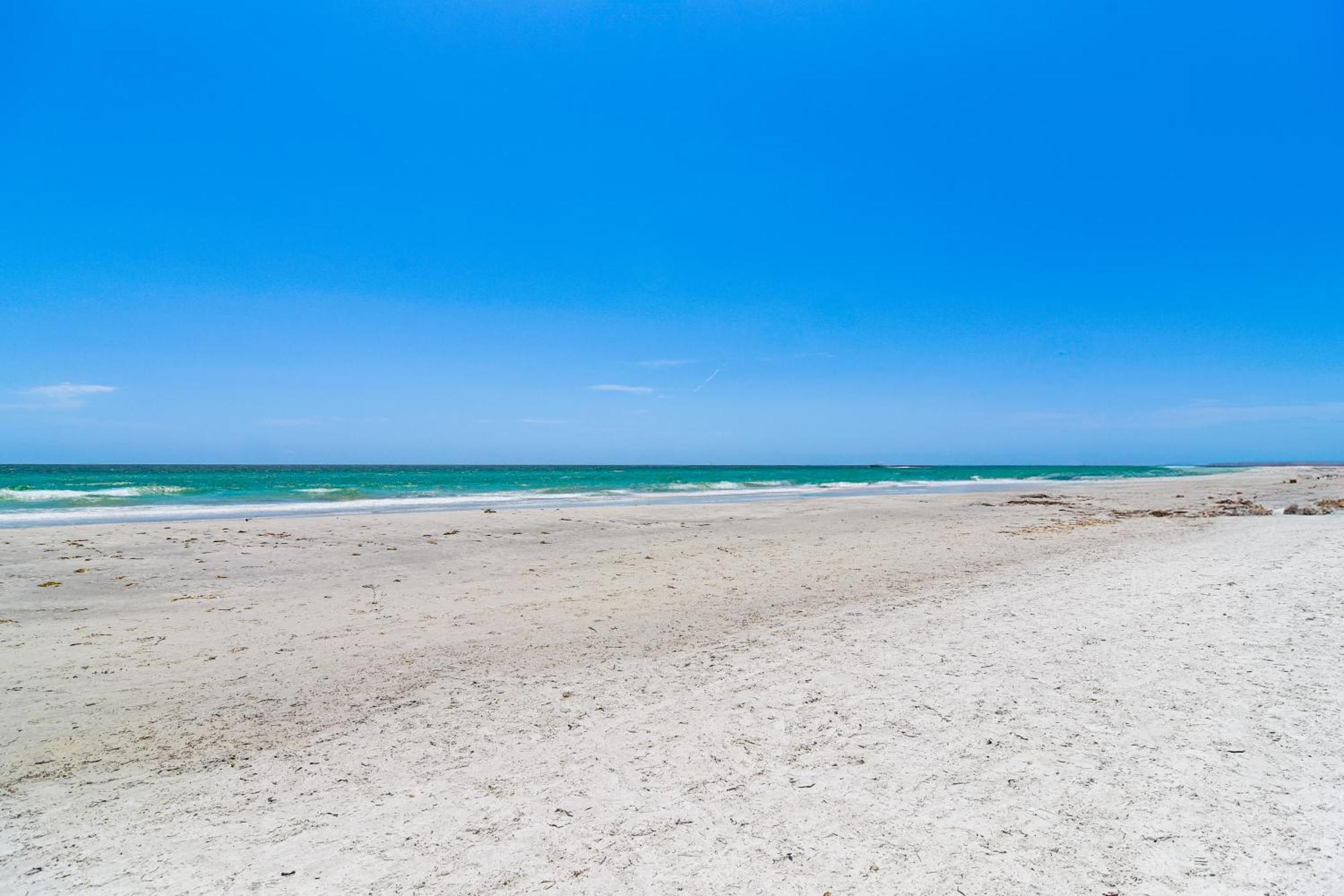 Holiday home Redington Coastal Retreat - Walk To Beach!