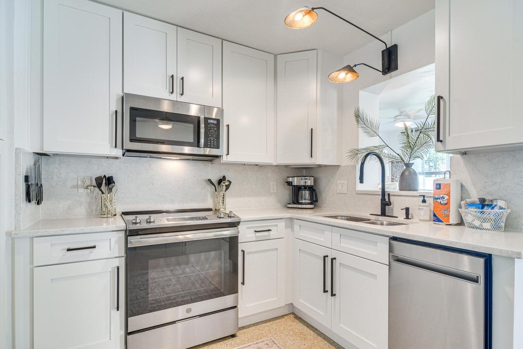 Redington Coastal Retreat - Walk To Beach! Holiday home St. Pete Beach