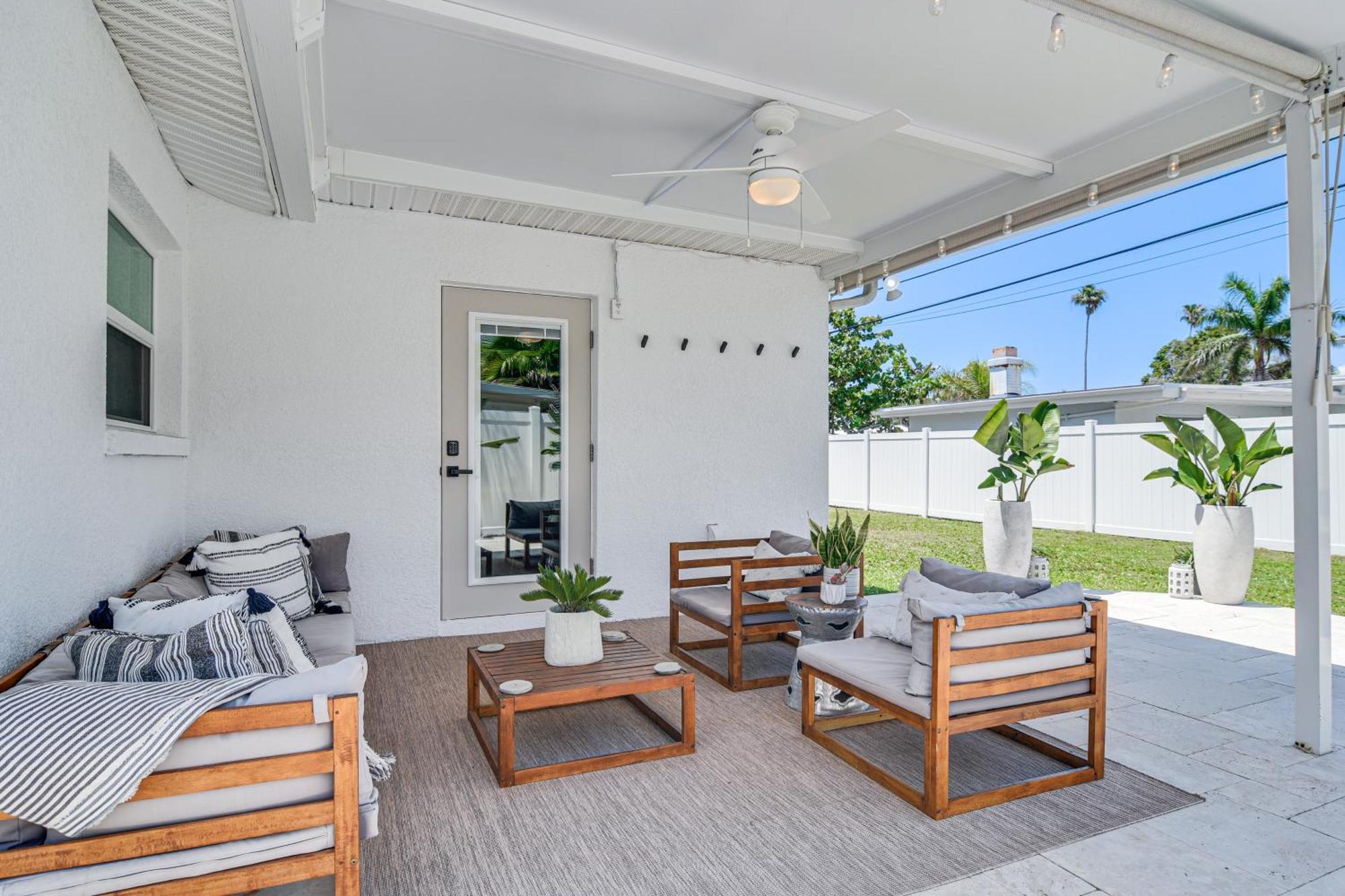 Holiday home Redington Coastal Retreat - Walk To Beach!