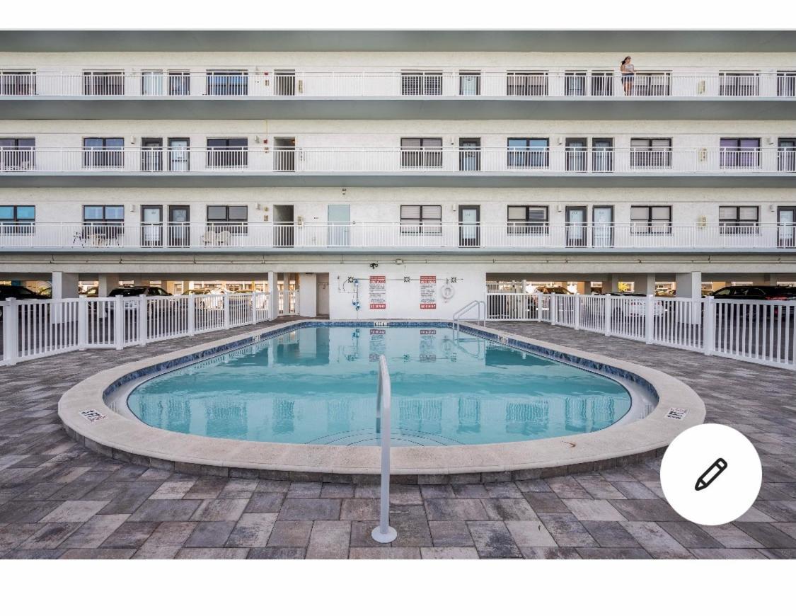 Cozy Beachfront For 2 *