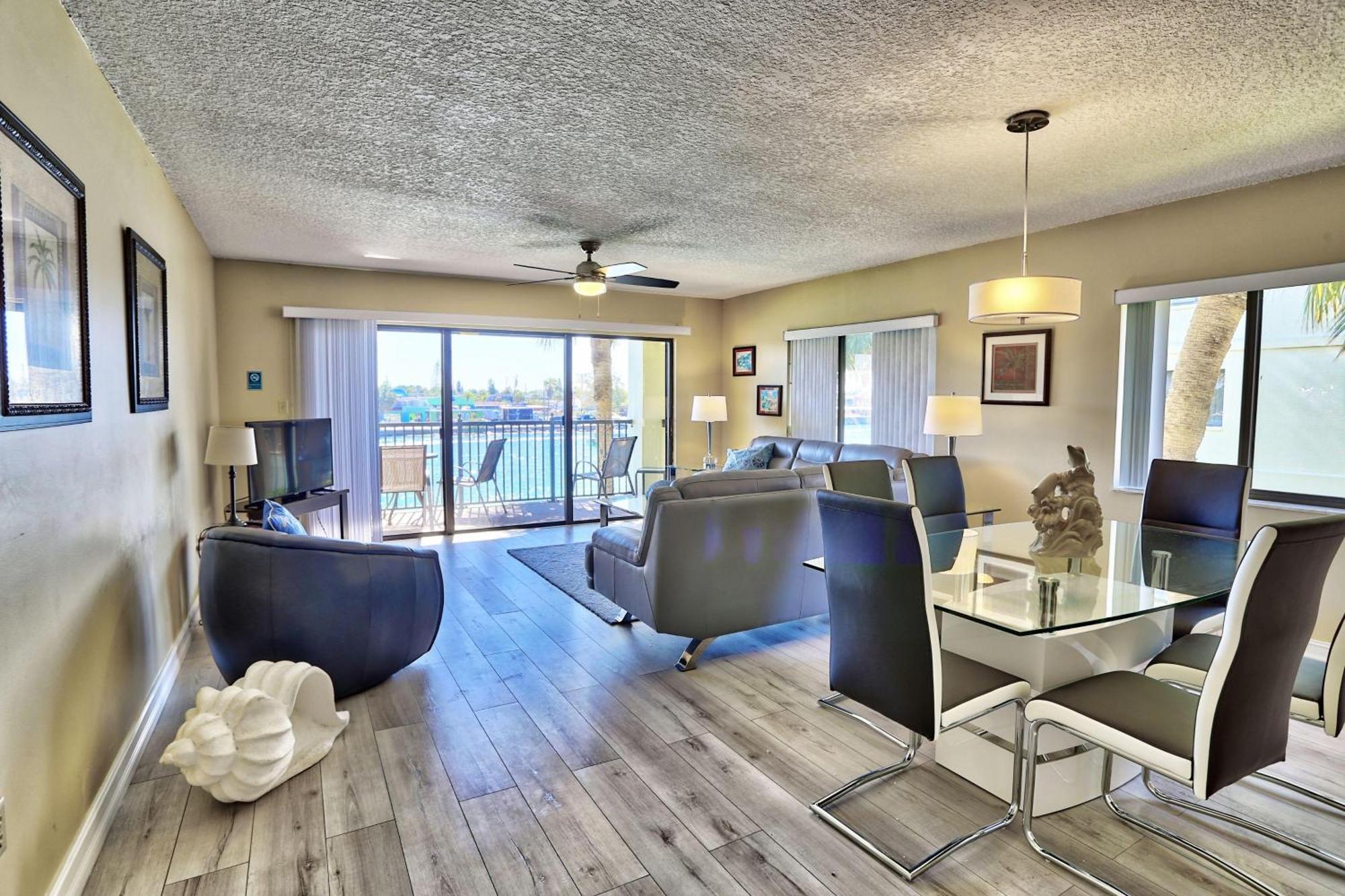 Land's End 3-206 Bay Front - Premier Holiday home