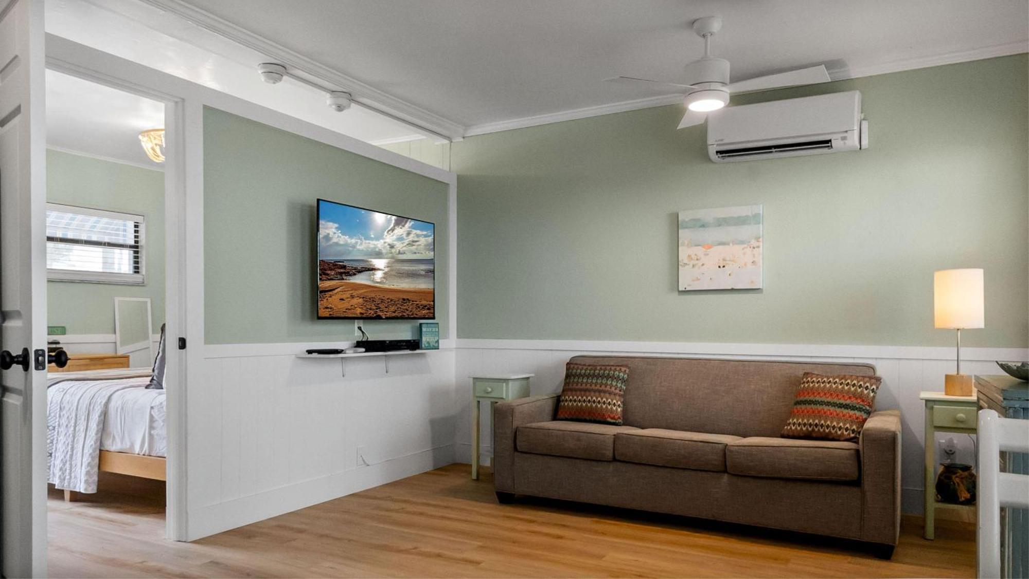 Sunset House - Hugger 1 *