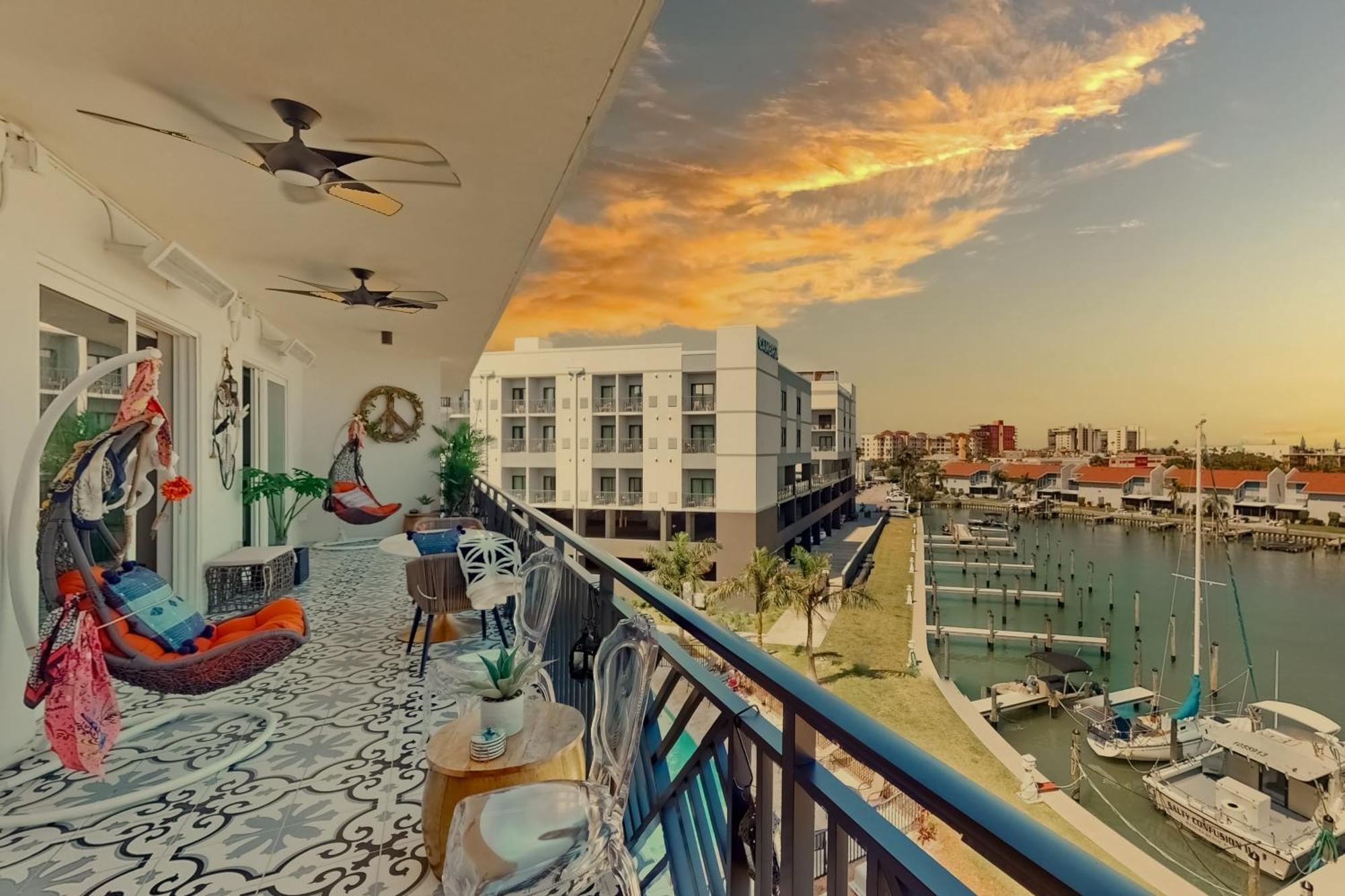 Apartment The Harbor 407 St. Pete Beach