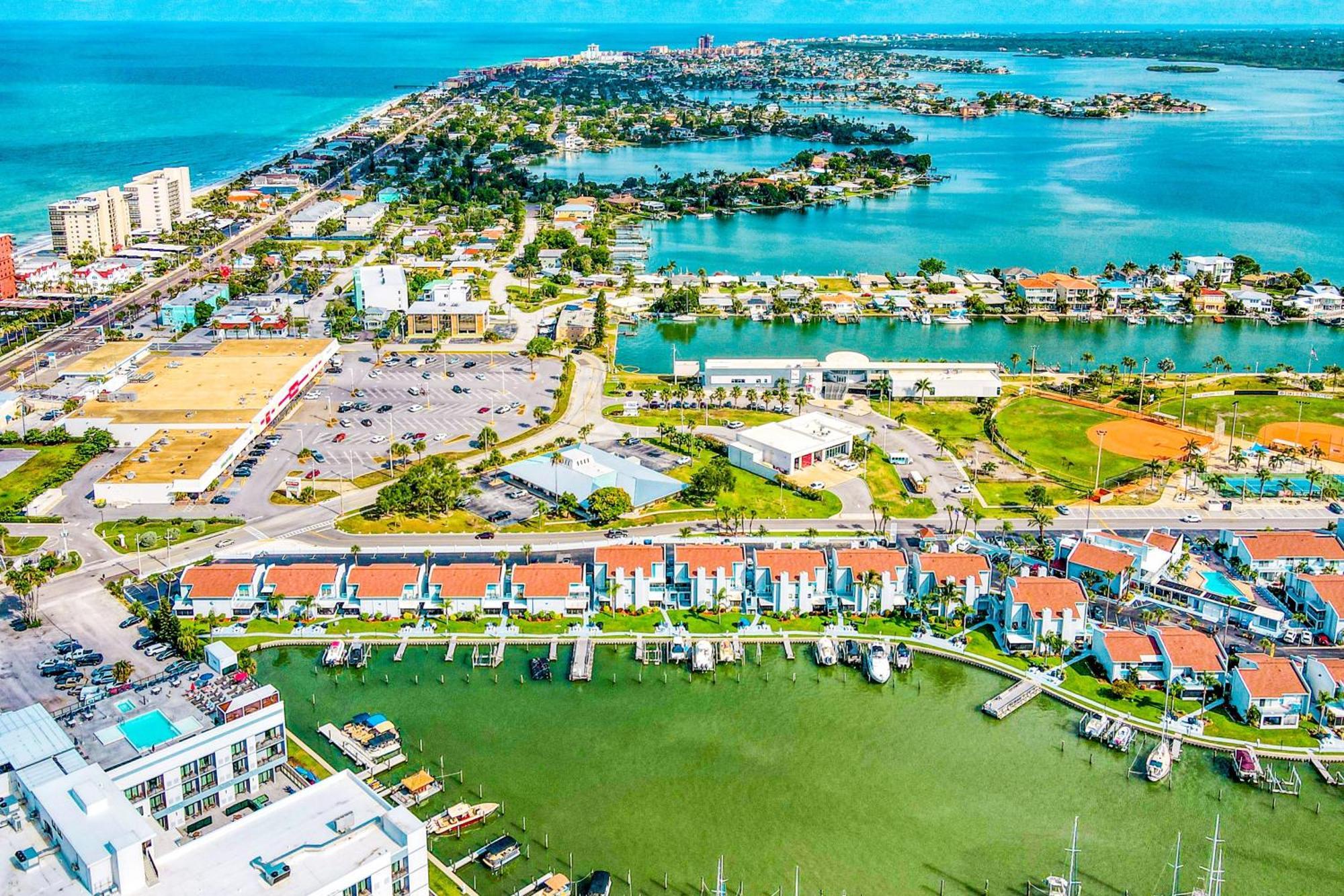 The Harbor 407 Apartment *