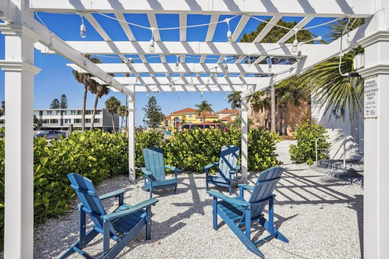Hotel Salt Water 4*