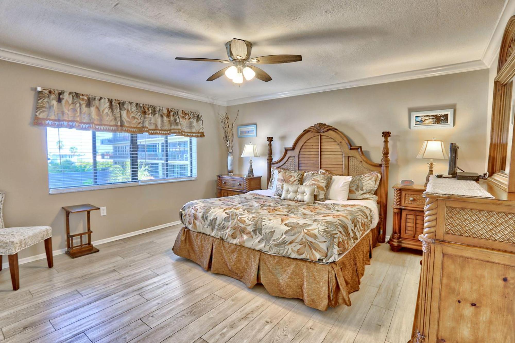 Land's End 11-407 Front - Premier