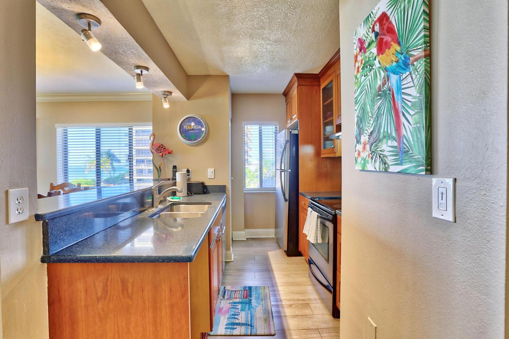 Land's End 11-407 Front - Premier St. Pete Beach