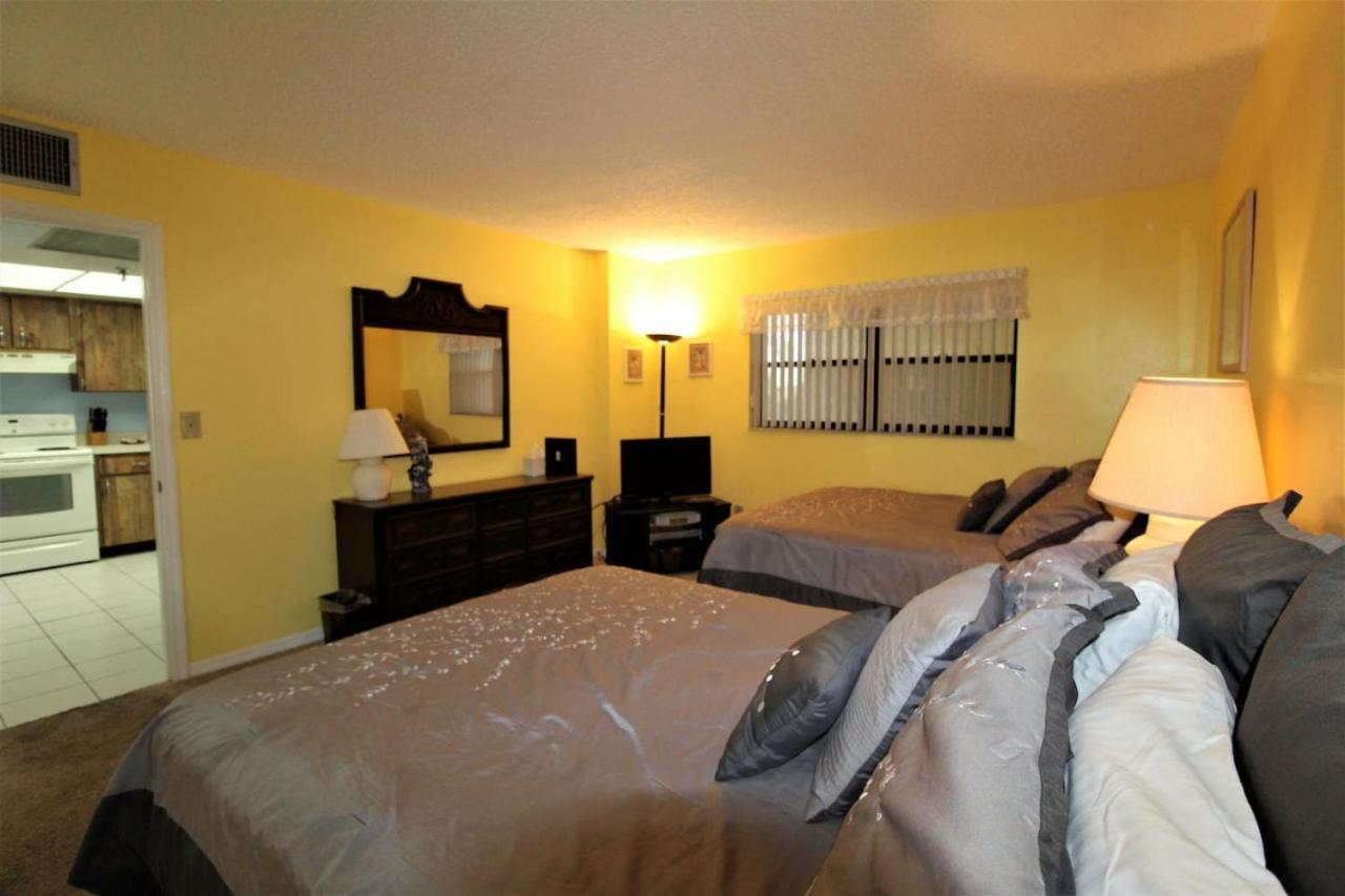 Madeira Place 303 1bd 2ba Retreat Near Johns Holiday home St. Pete Beach