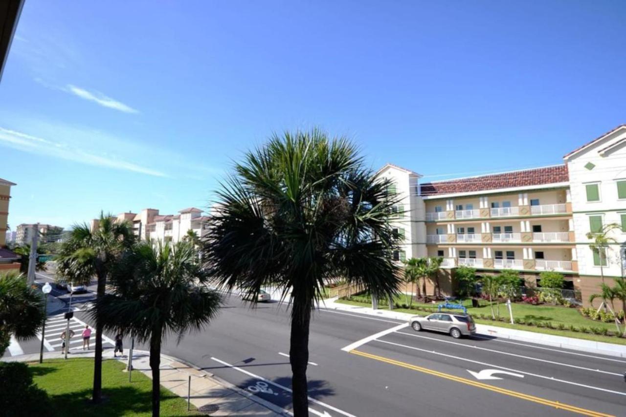 Holiday home Madeira Place 303 1bd 2ba Retreat Near Johns St. Pete Beach